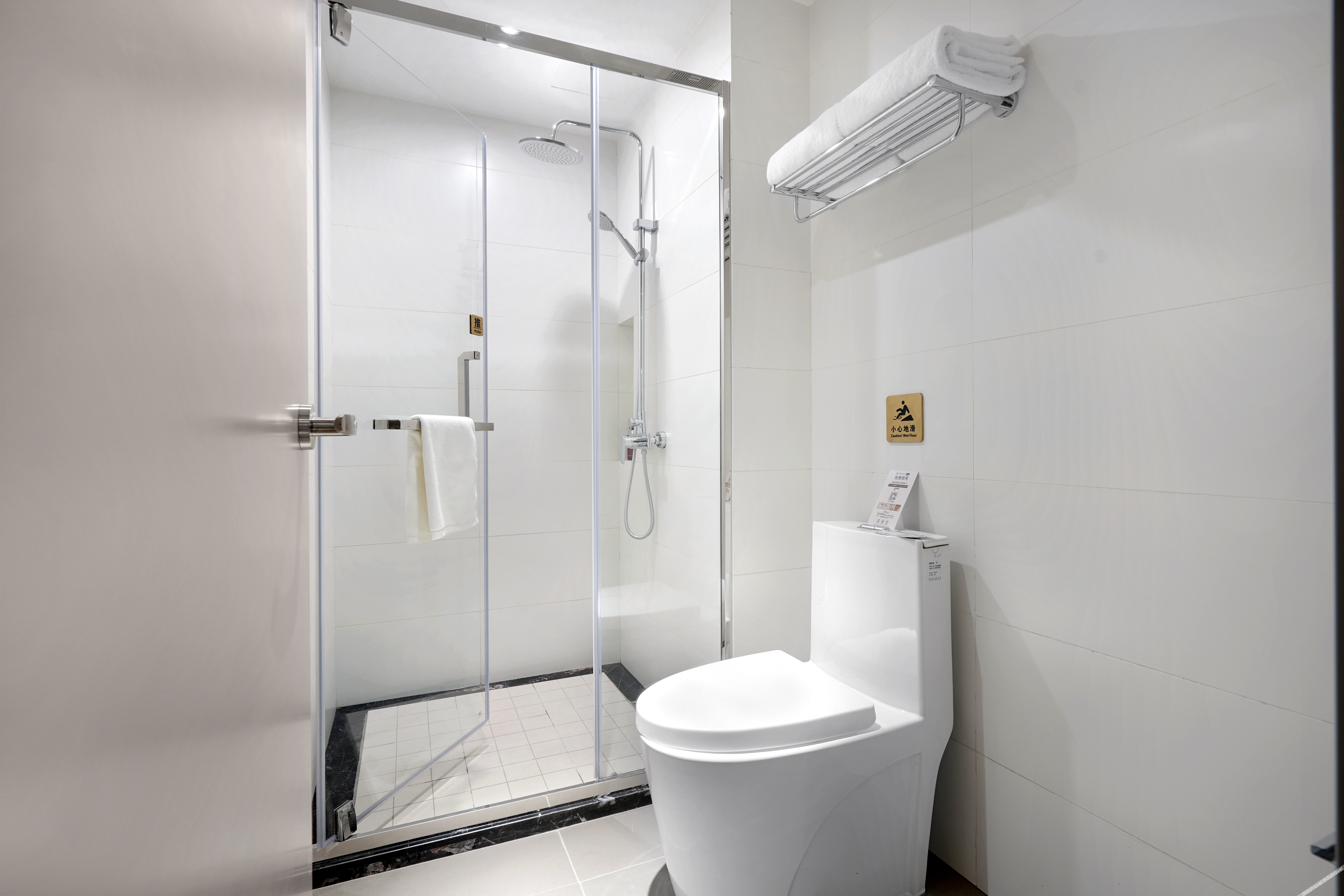 Homeinn Selected Hotel (Harbin Dongda Street The First Affiliated Hospital Metro Station) 3*