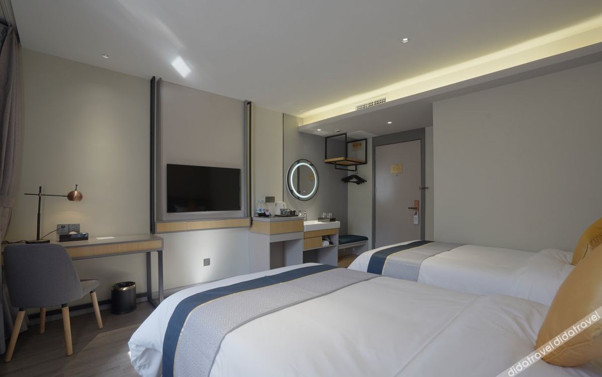 Homeinn Selected Hotel (Harbin Dongda Street The First Affiliated Hospital Metro Station) 3*