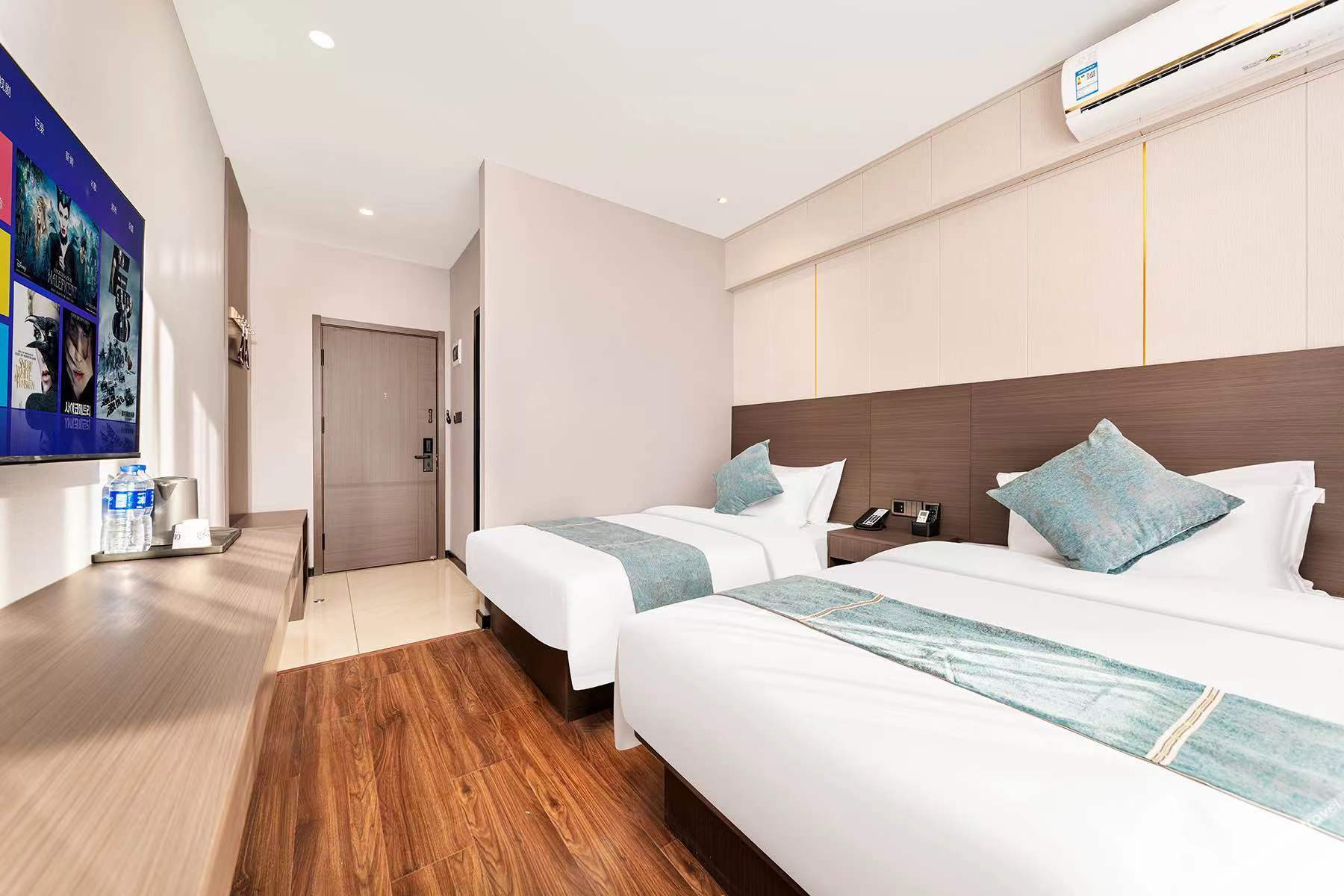 China Inn Collection Hotel (Harbin Zhongyang Dajie Pedestrian Street Gong Daqiao Subway Station) 2*