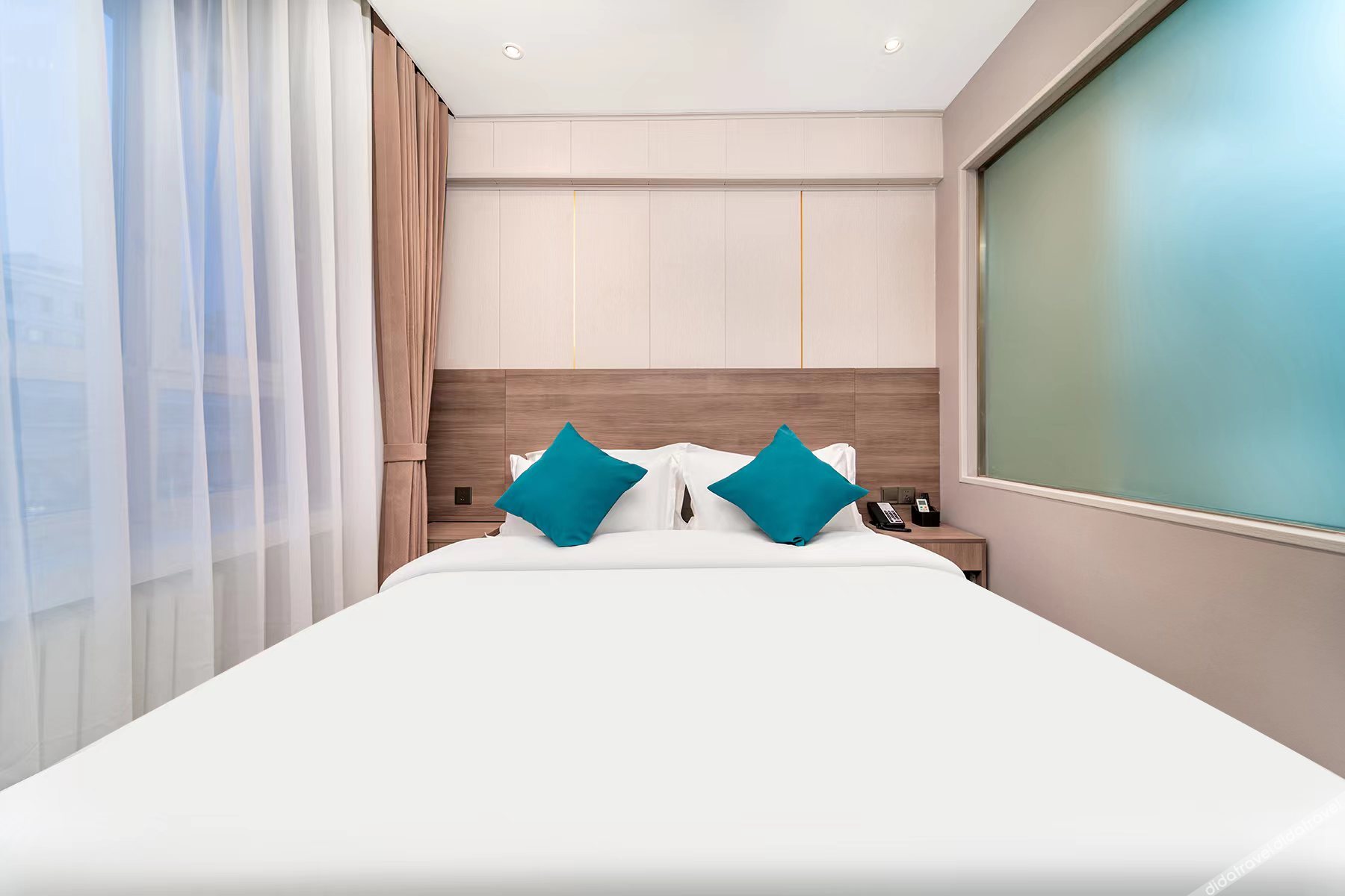 China Inn Collection Hotel (Harbin Zhongyang Dajie Pedestrian Street Gong Daqiao Subway Station) 2*