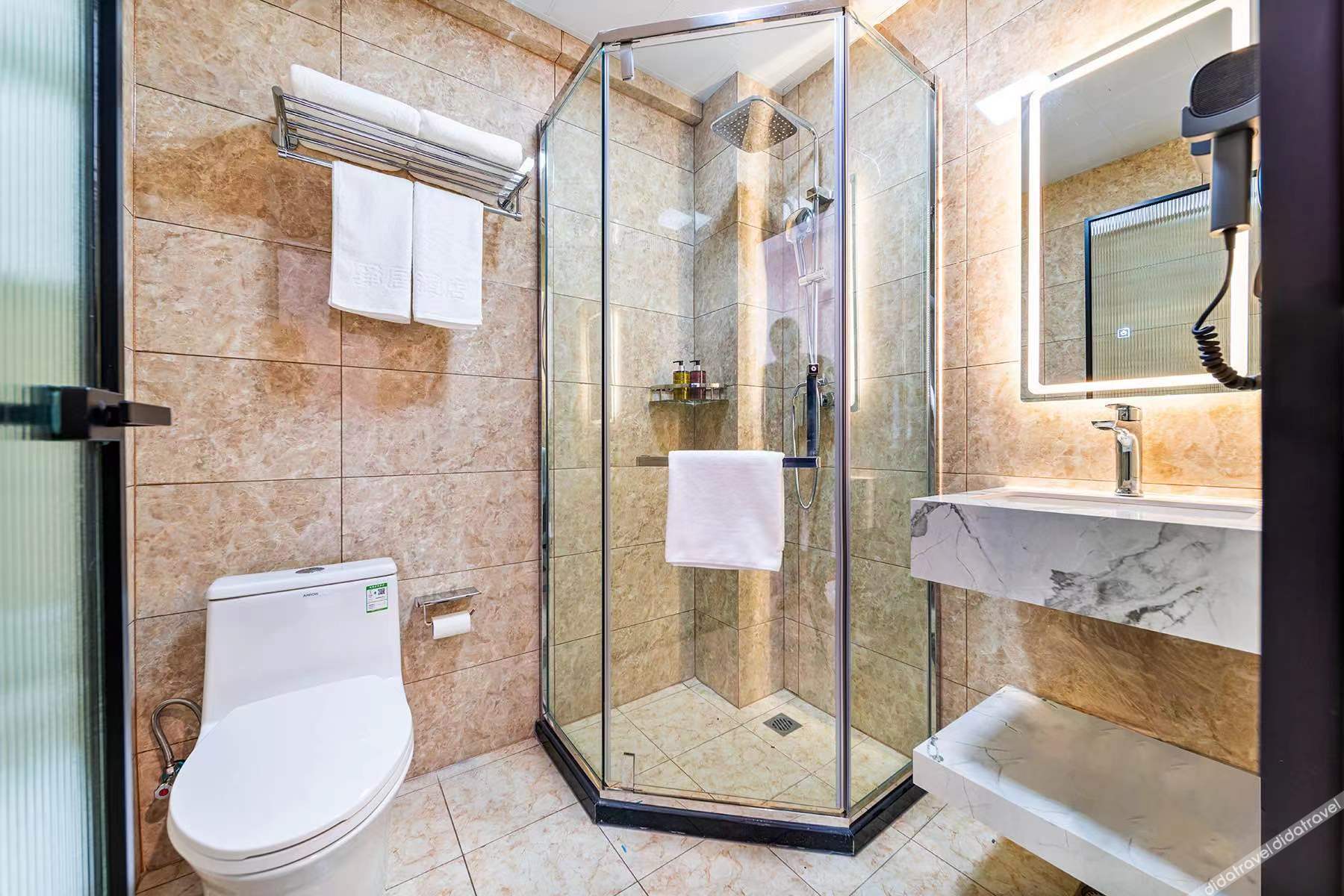 China Inn Collection Hotel (Harbin Zhongyang Dajie Pedestrian Street Gong Daqiao Subway Station) 2*