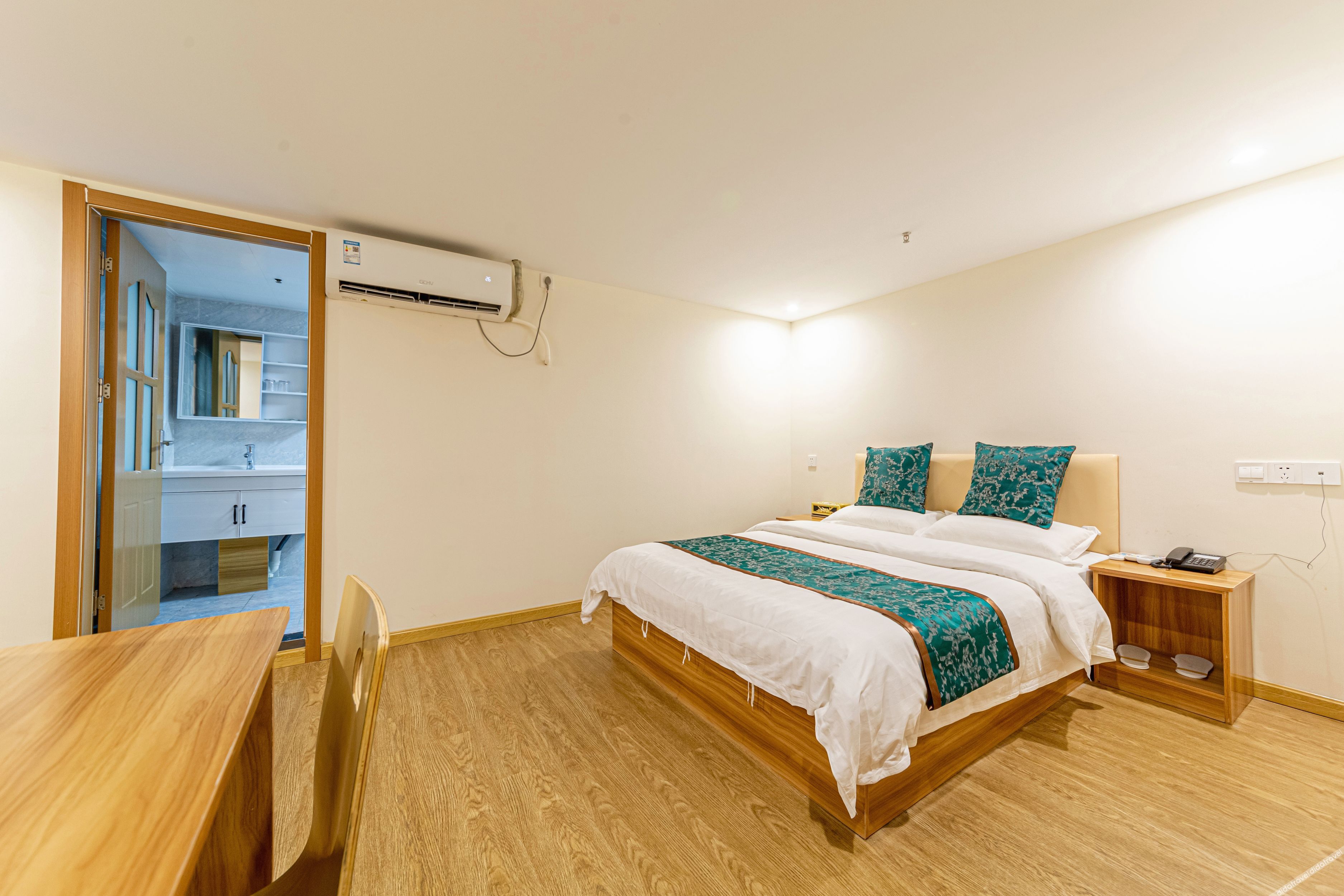 Home Inn Pebble Hotel (Suzhou Luzhi) 2*