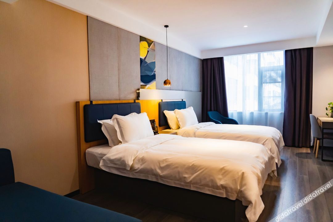 Home Inn Yubai Yun Hotel (Xinghua Zhouzhuang Town) 2*