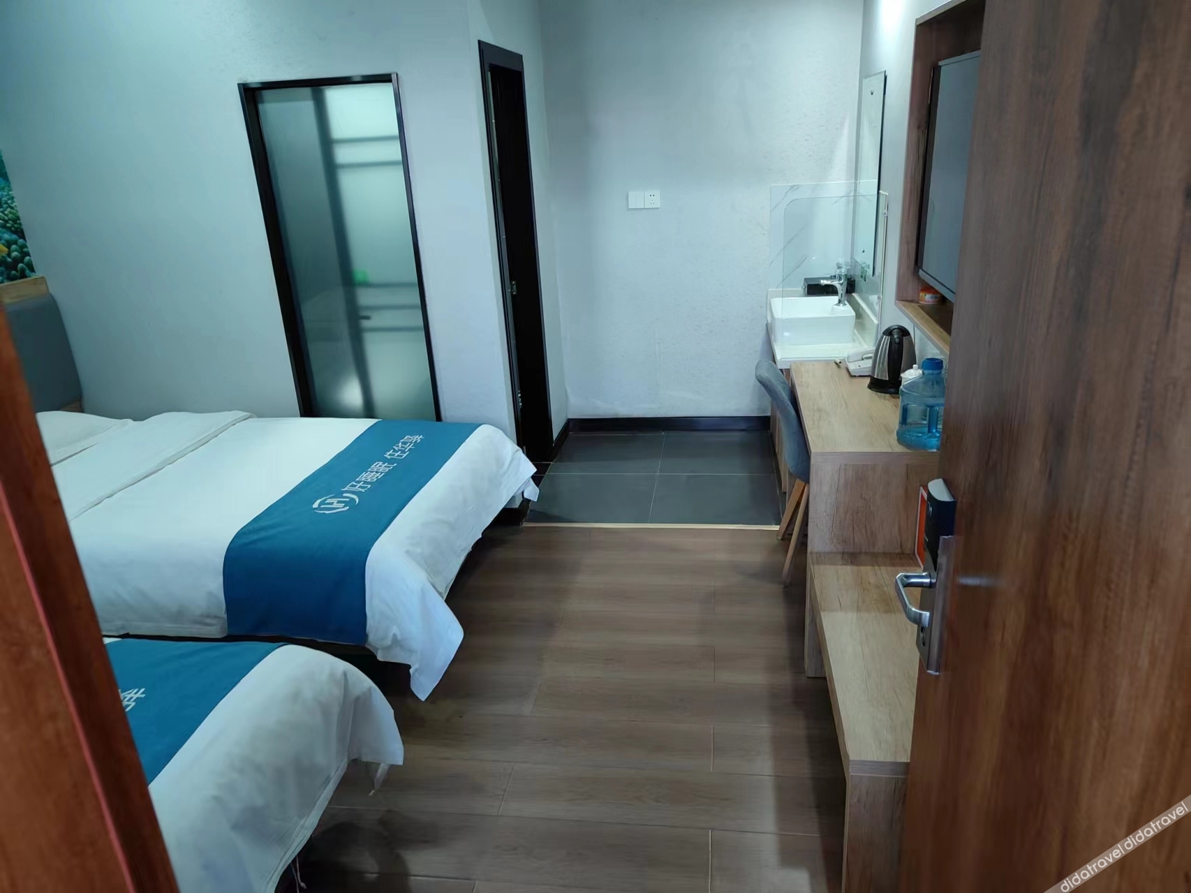 Huaxuan Hotel (Haixing Hai'an Road Branch) 2*