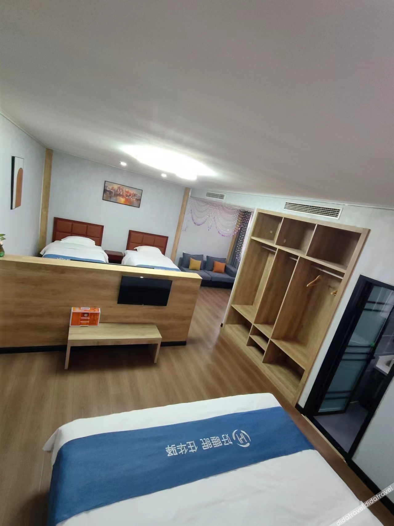 Huaxuan Hotel (Haixing Hai'an Road Branch) 2*