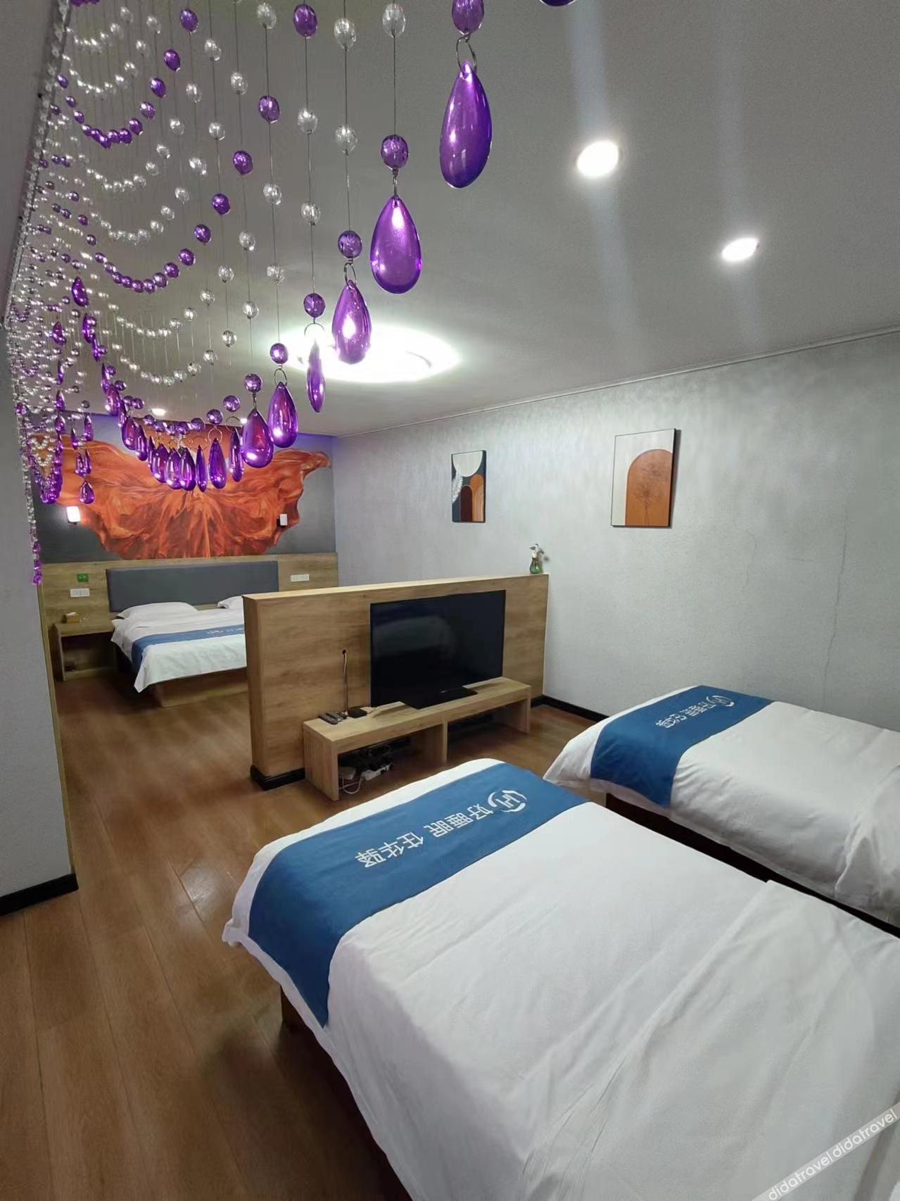 Huaxuan Hotel (Haixing Hai'an Road Branch) 2*