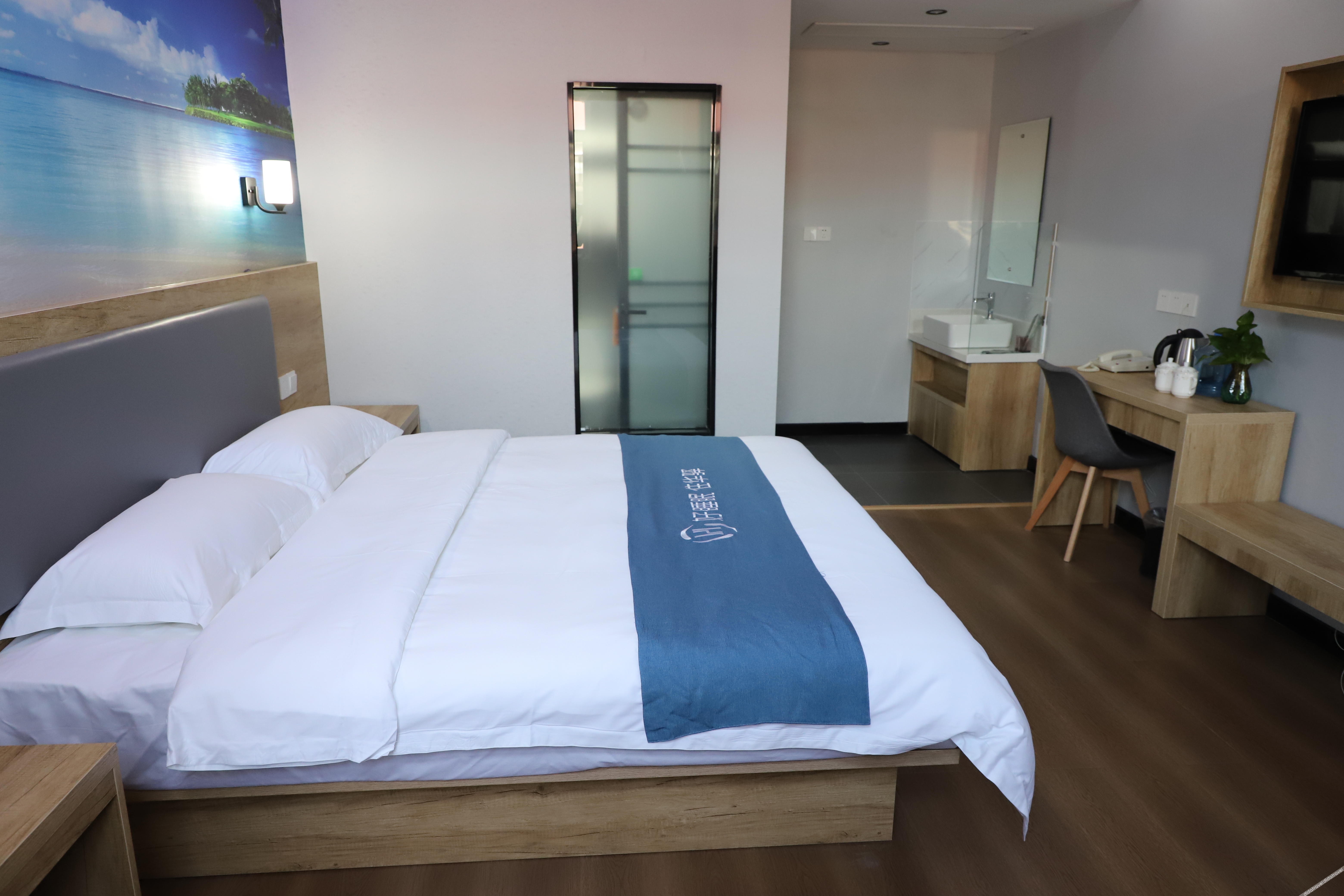 Huaxuan Hotel (Haixing Hai'an Road Branch) 2*