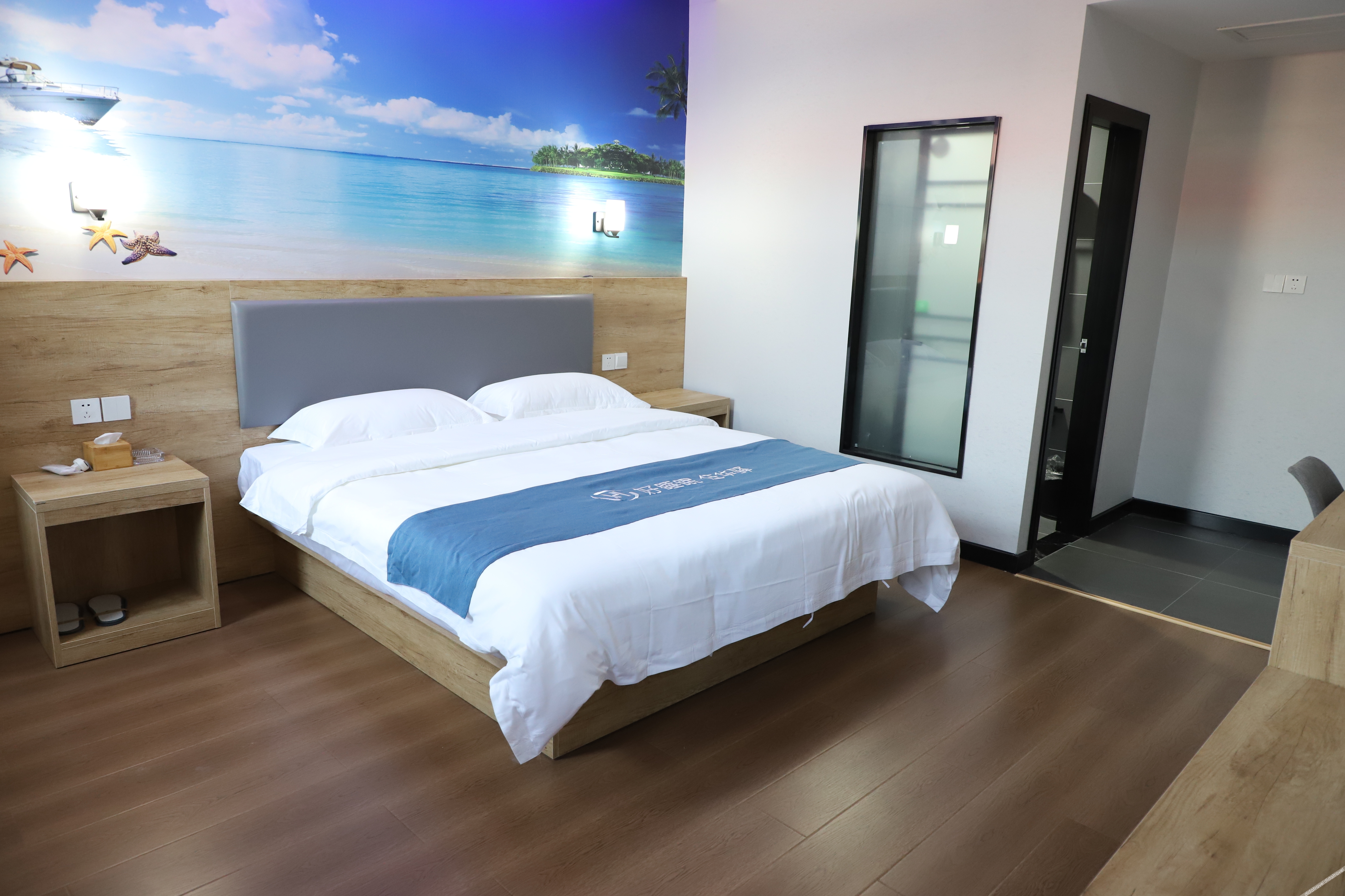 Huaxuan Hotel (Haixing Hai'an Road Branch) 2*