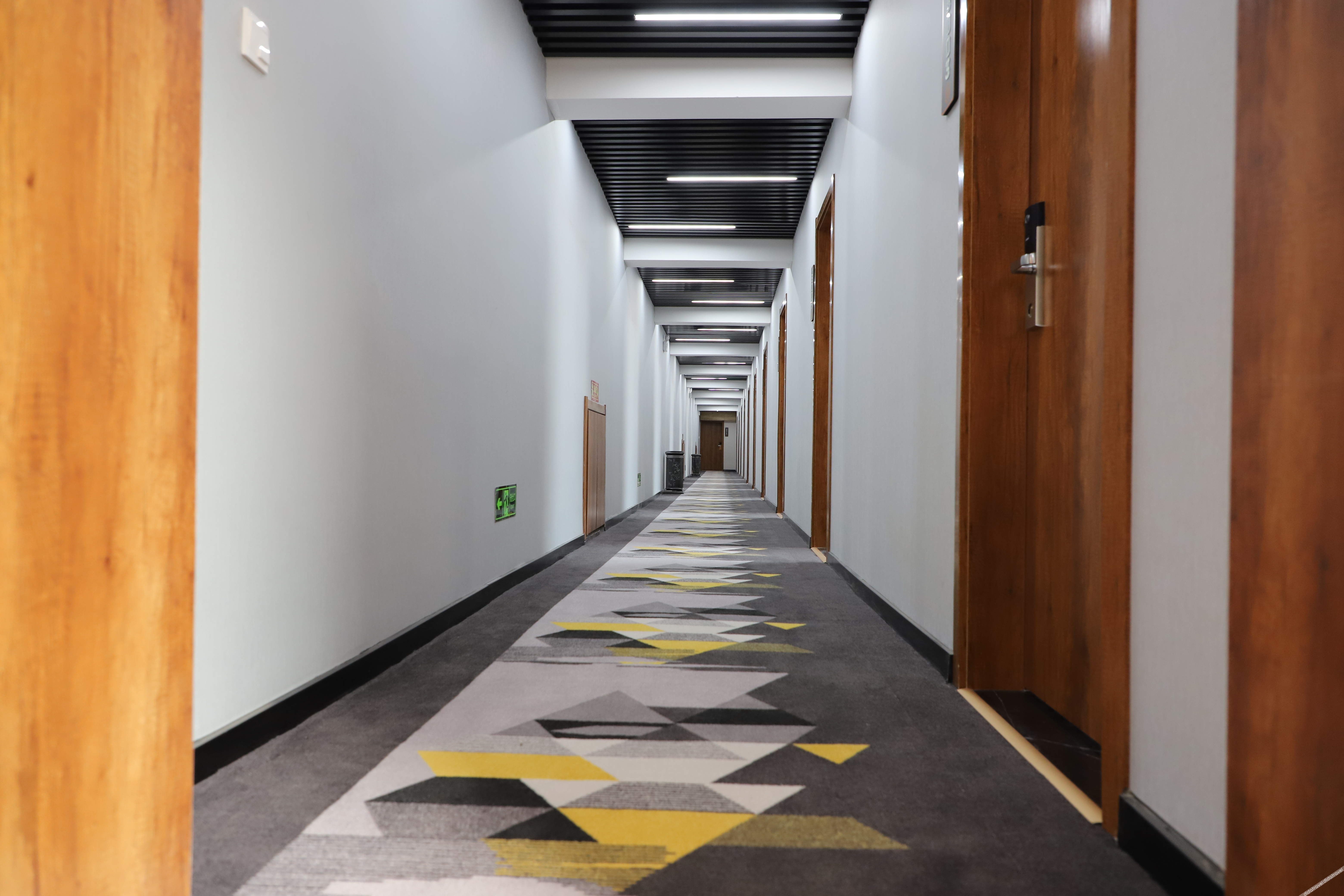 Huaxuan Hotel (Haixing Hai'an Road Branch) 2*