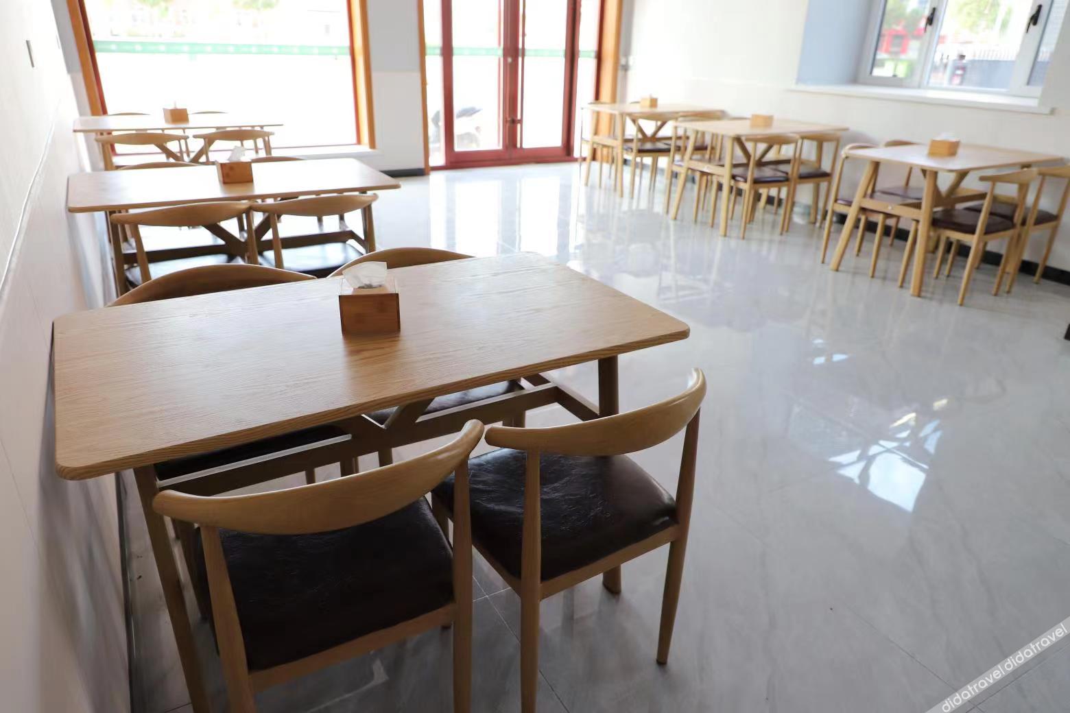 Huaxuan Hotel (Haixing Hai'an Road Branch) 2*