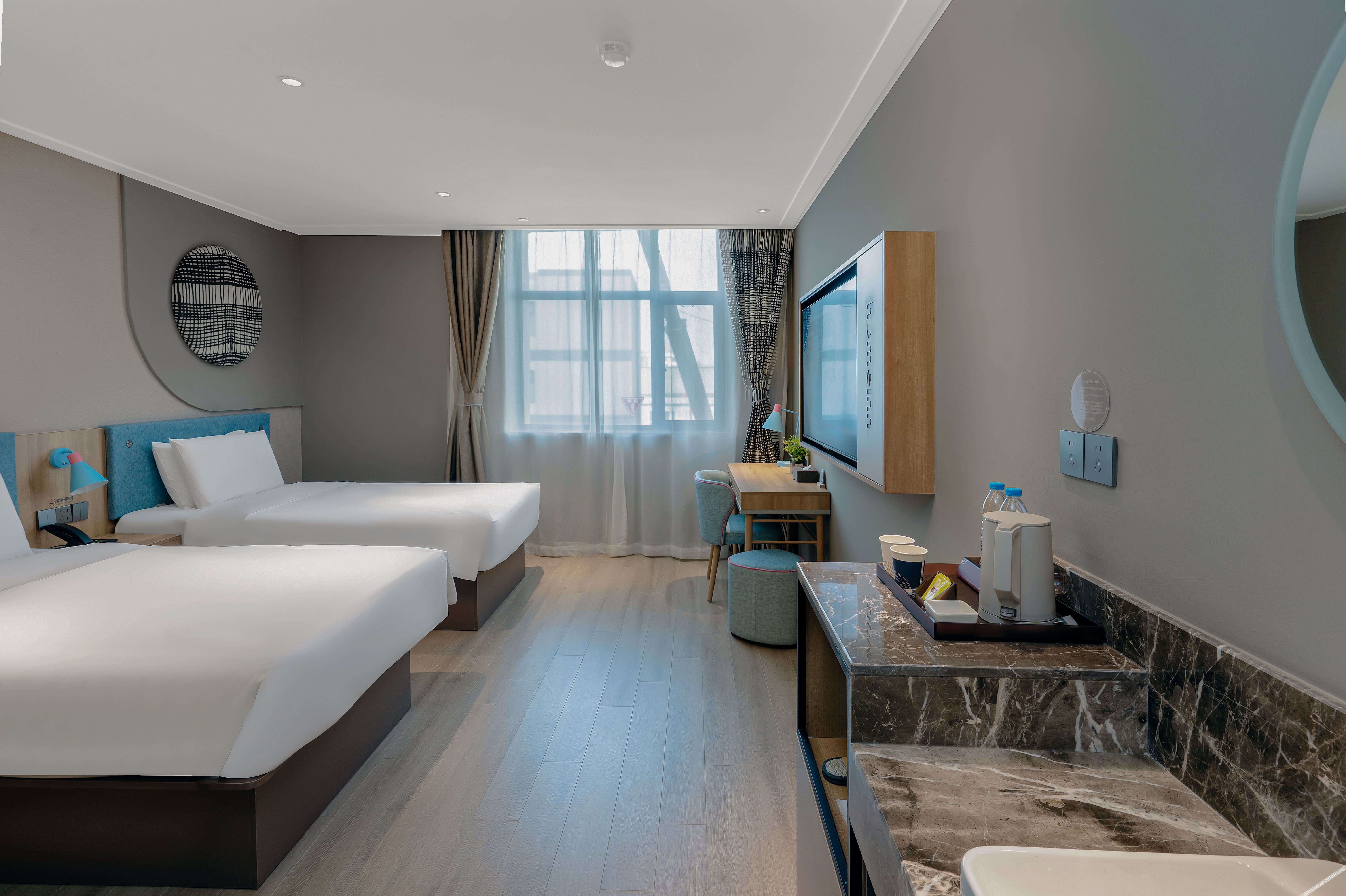 Homeinn ·neo (Aksu Taibai Shopping Center) 3*