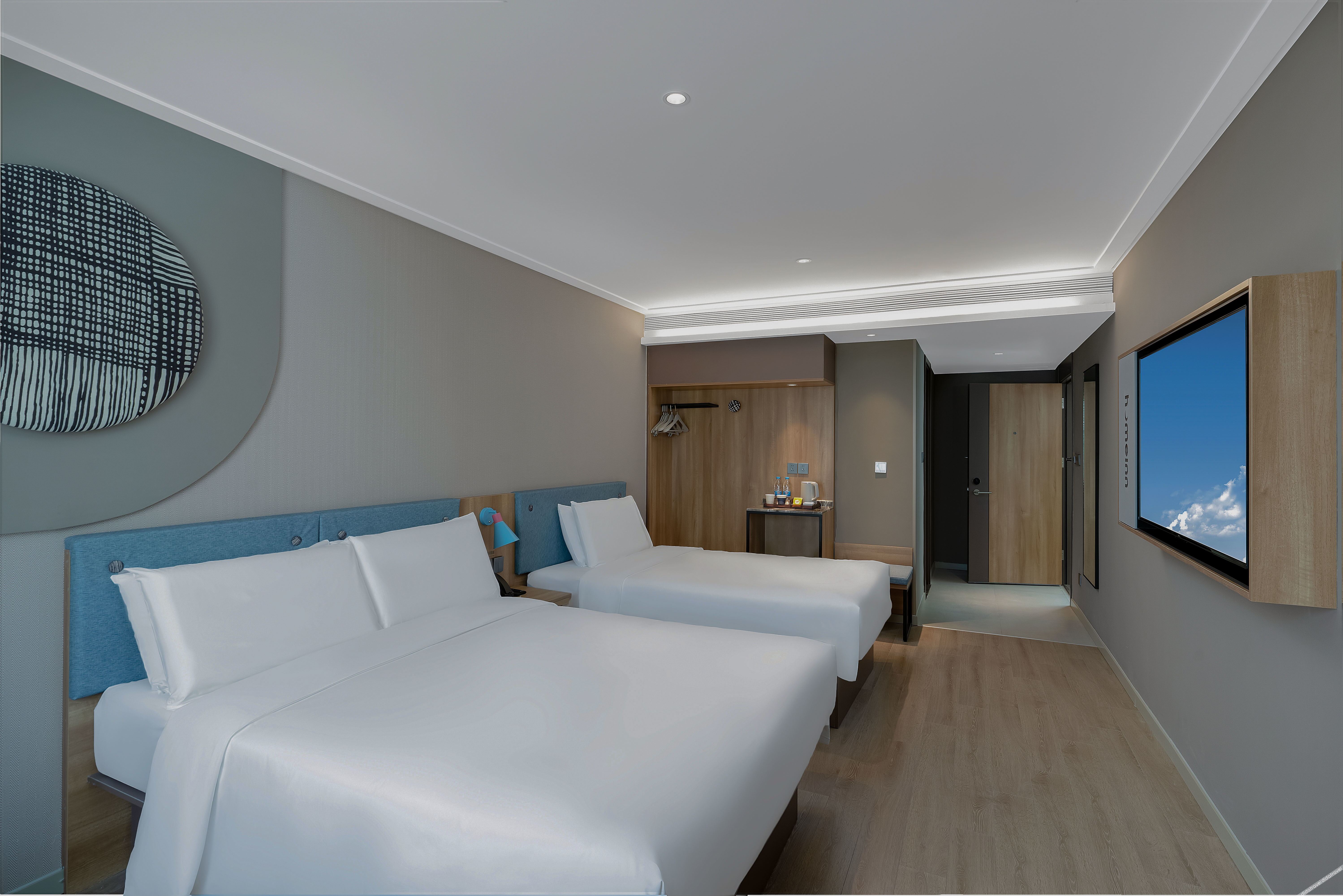 Homeinn ·neo (Aksu Taibai Shopping Center) 3*