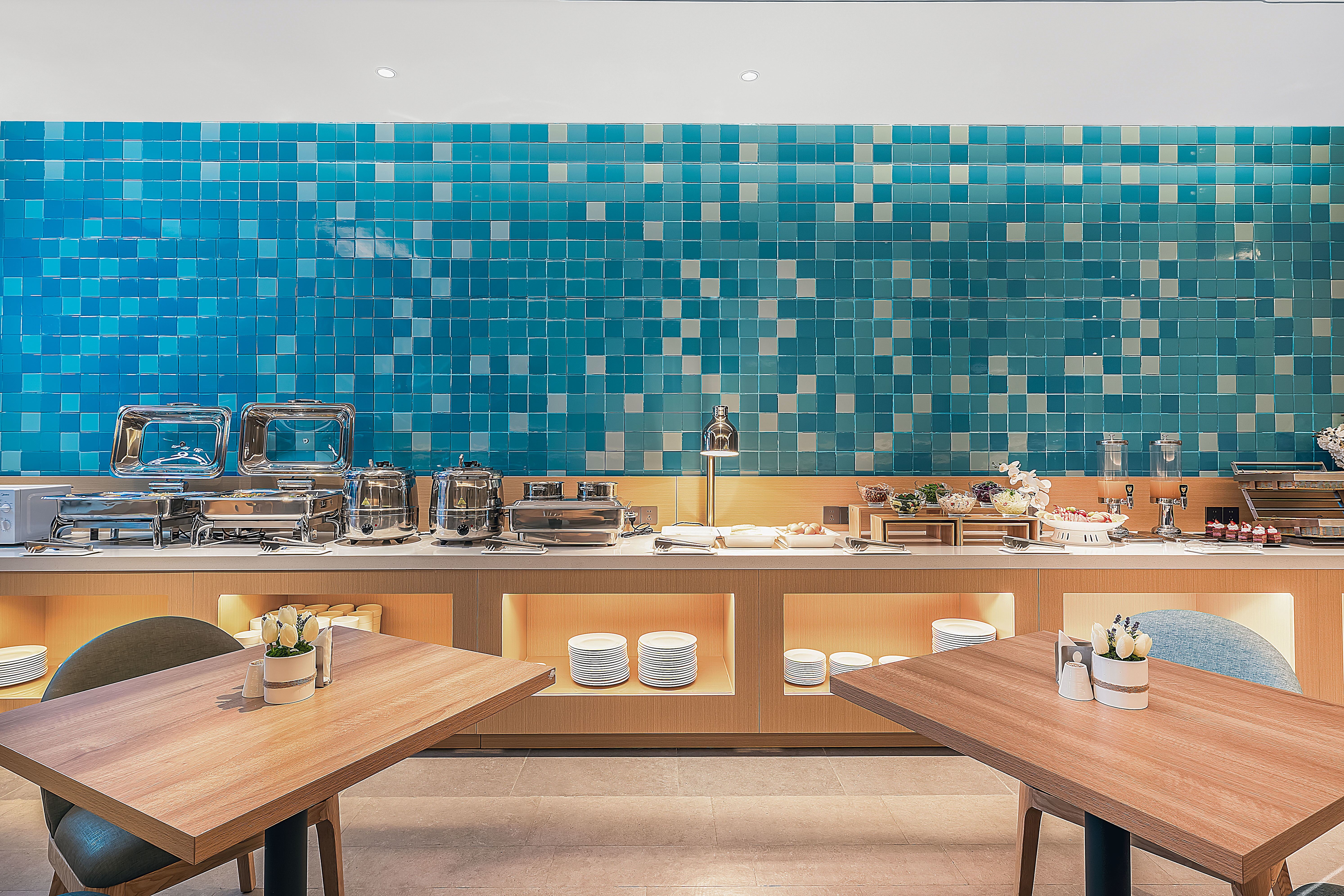 Homeinn ·neo (Aksu Taibai Shopping Center) 3*