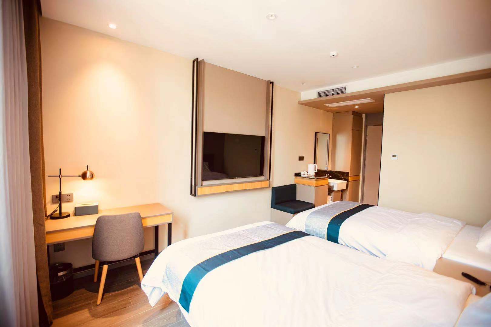 Home Inn Superior Hotel (Jiaozhou Shanghe Demonstration Zone Shaohai Park) 2*