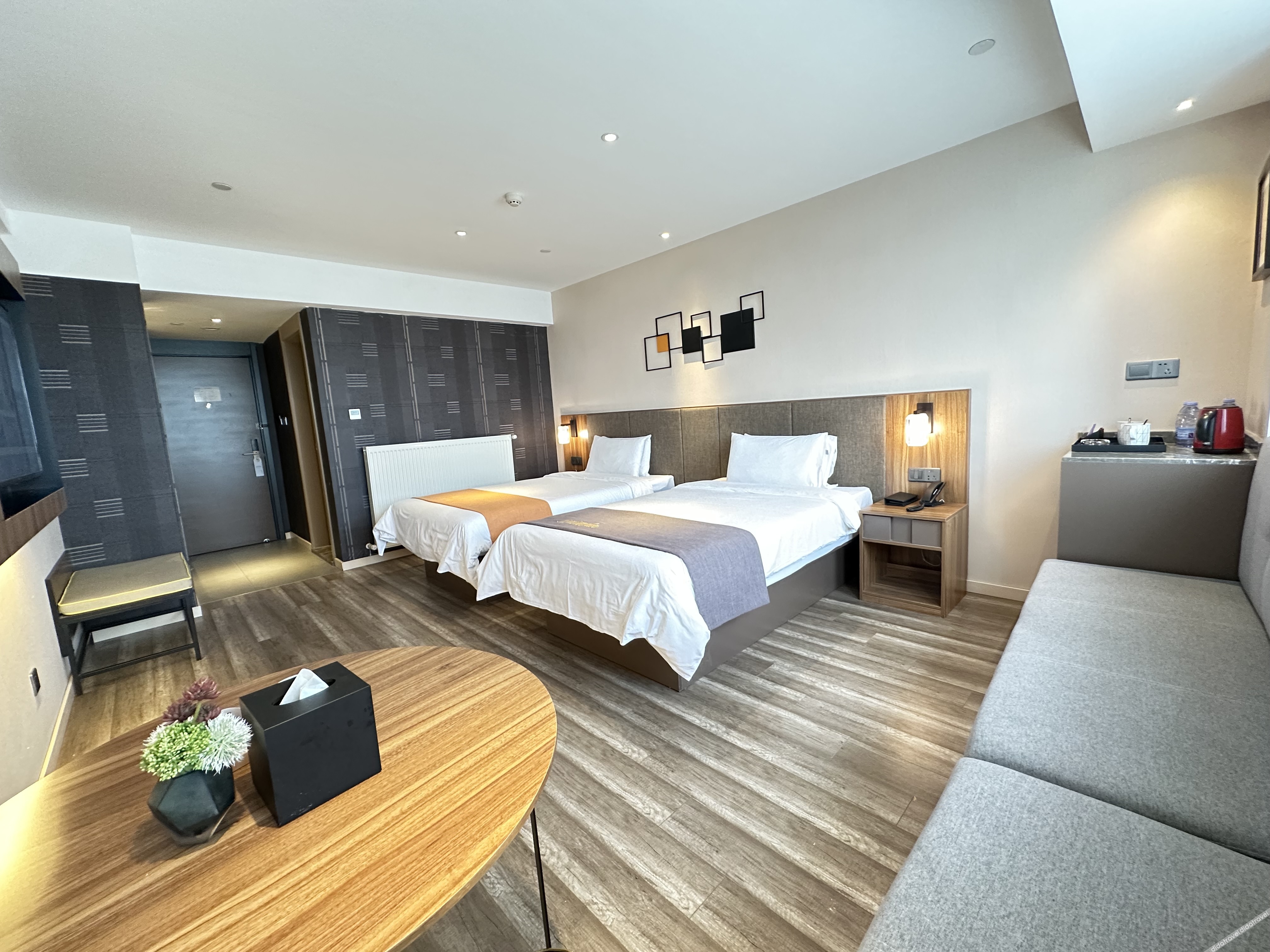 Homeinn Plus Hotel (Weifang Minzhu Street Gudemao) 3*