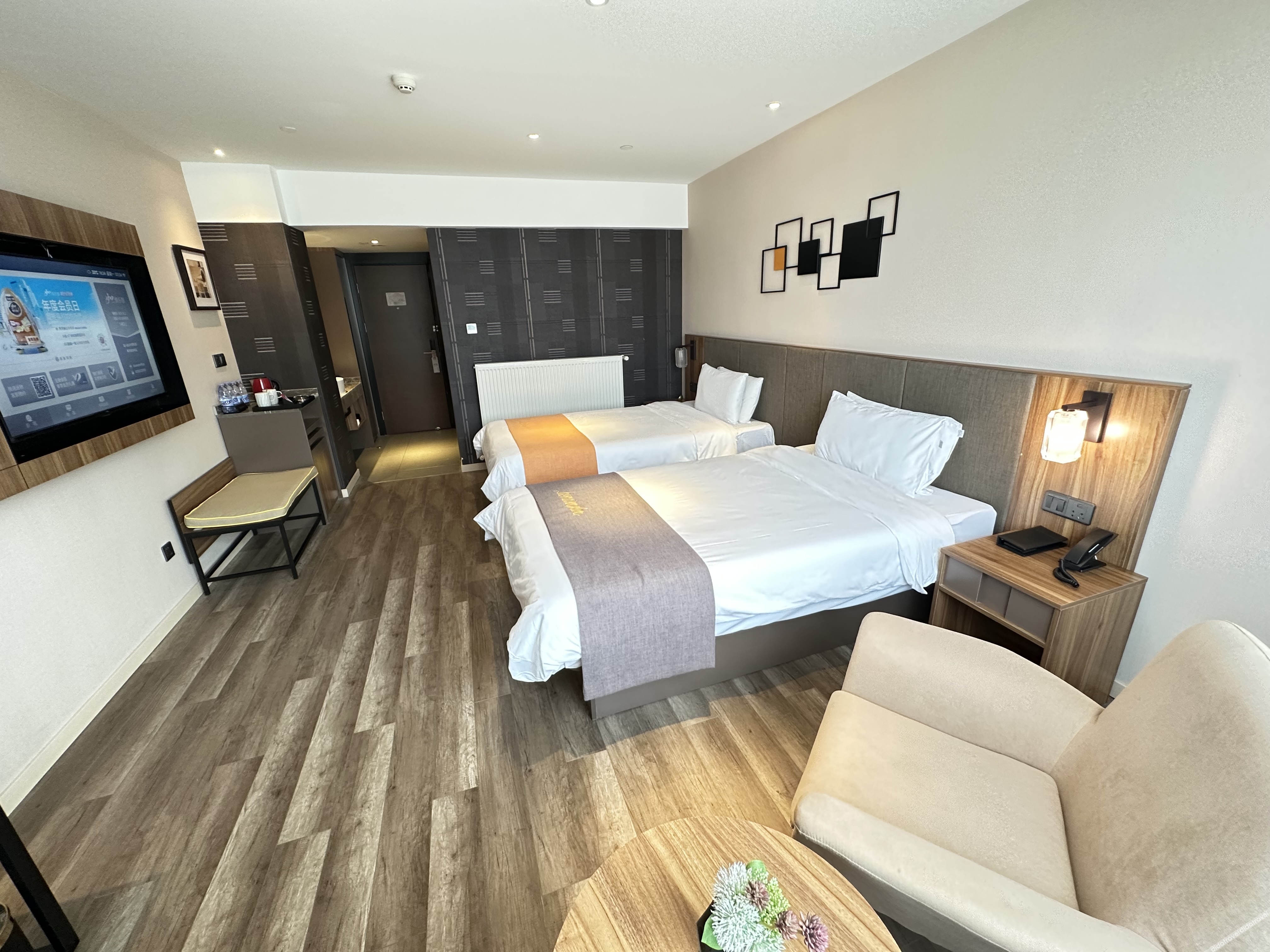 Homeinn Plus Hotel (Weifang Minzhu Street Gudemao) 3*