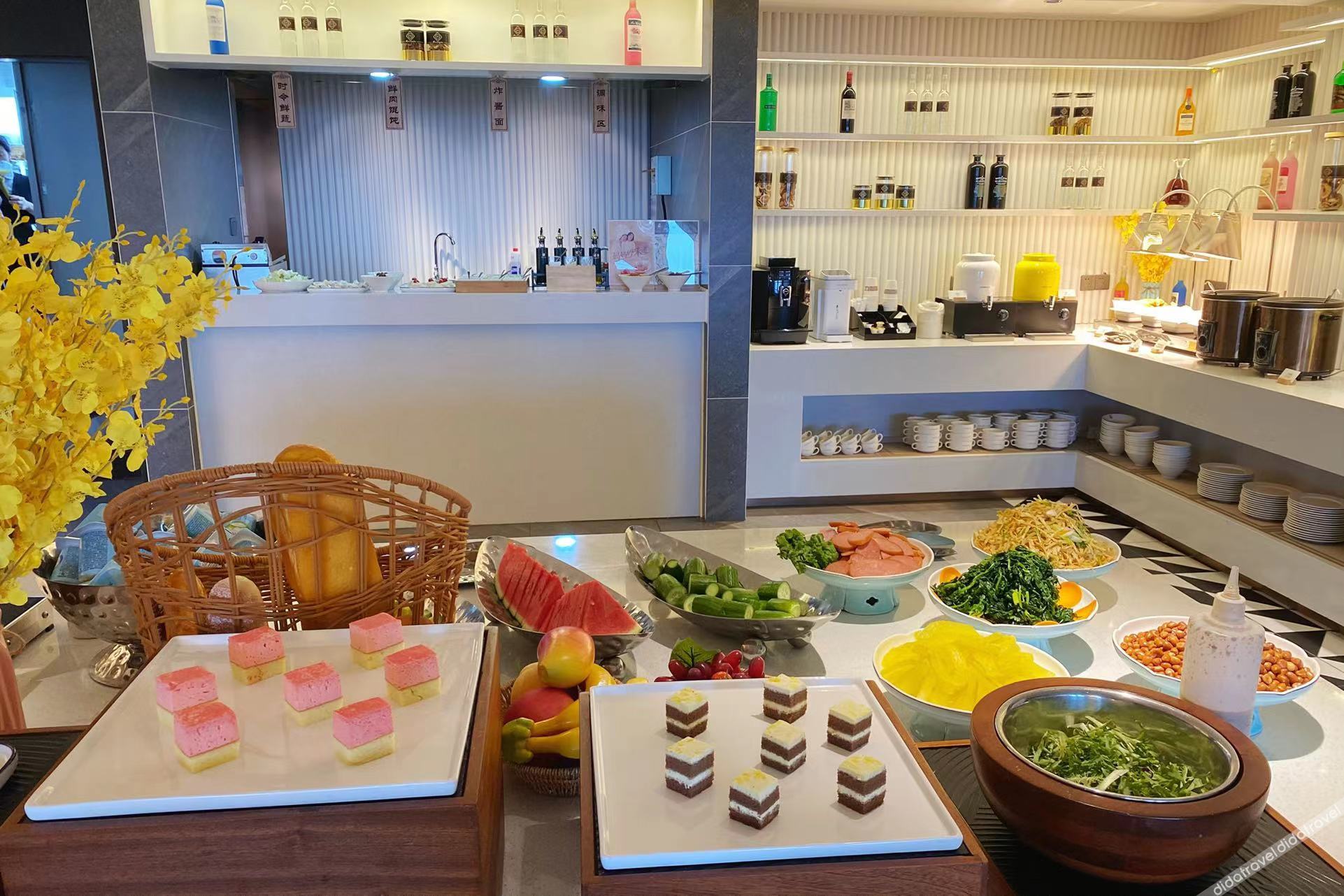 Homeinn Plus Hotel (Weifang Minzhu Street Gudemao) 3*