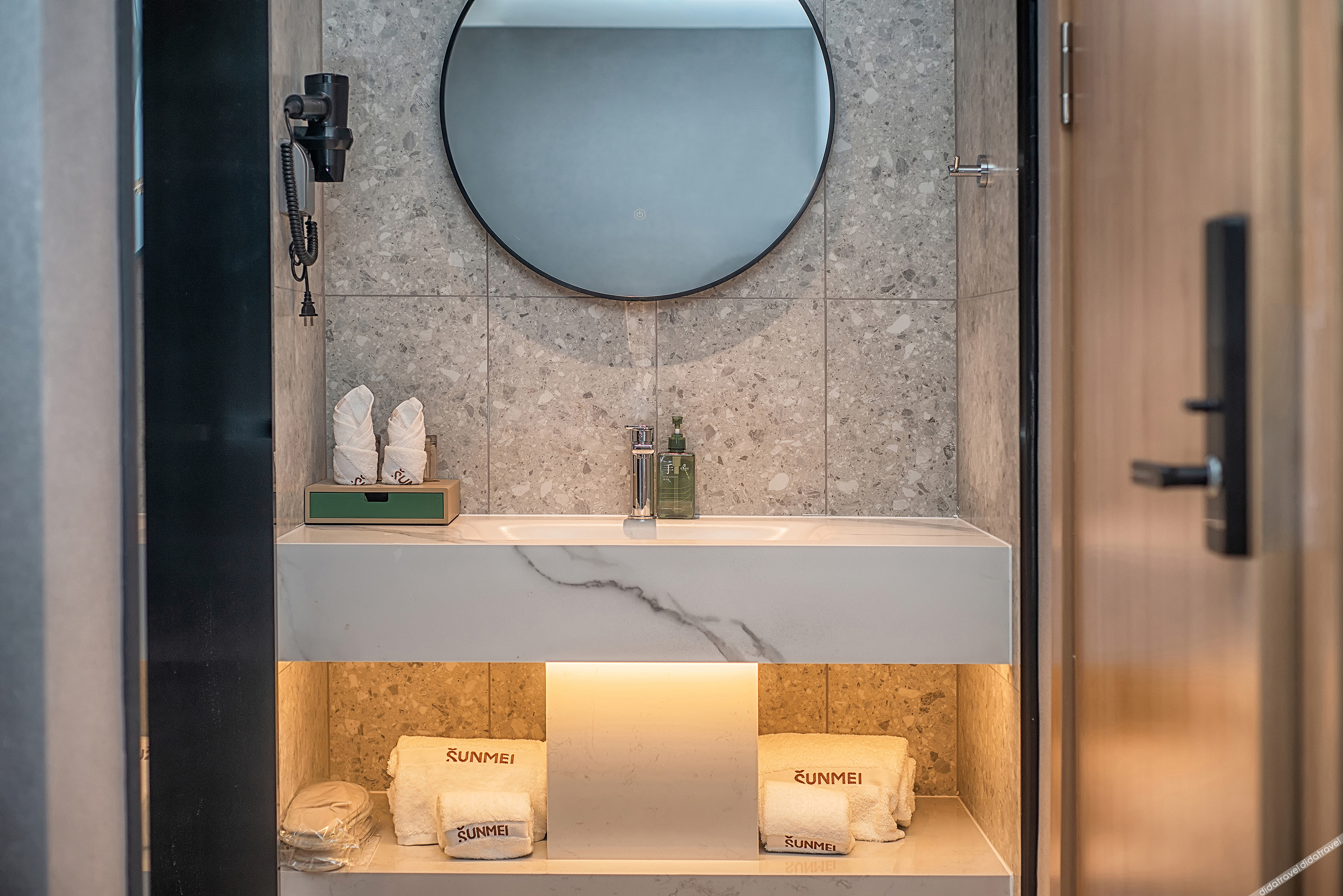 Pero Hotel (Qingdao Huangdao District Langyatai Road Qingdao Gaotie West Station) 3*