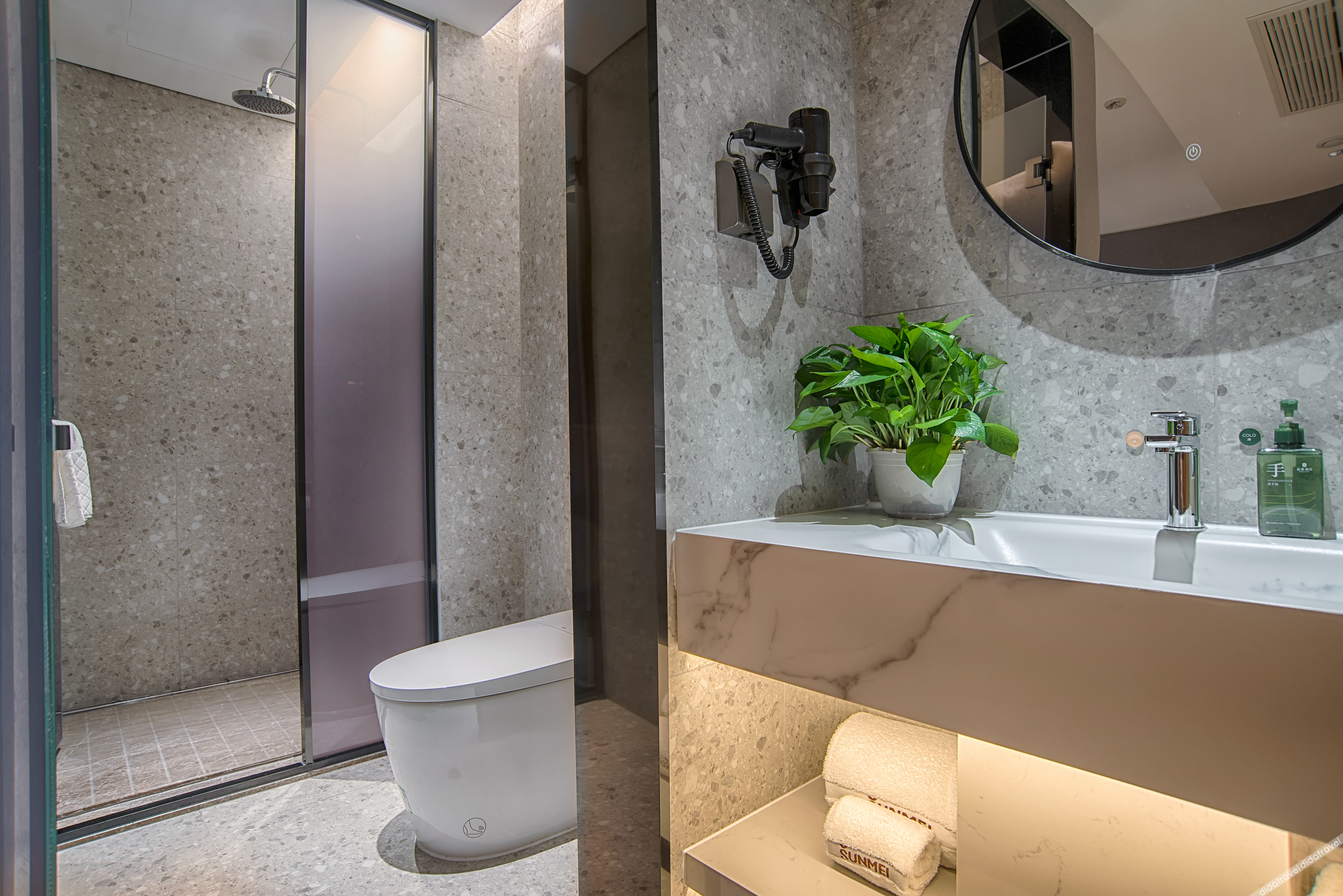 Pero Hotel (Qingdao Huangdao District Langyatai Road Qingdao Gaotie West Station) 3*