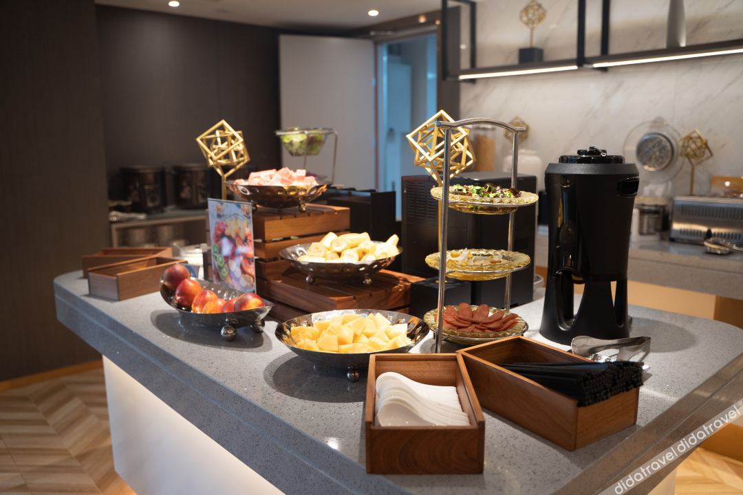 THUNDEROBOT Hotel (CBD Wanda) 2*