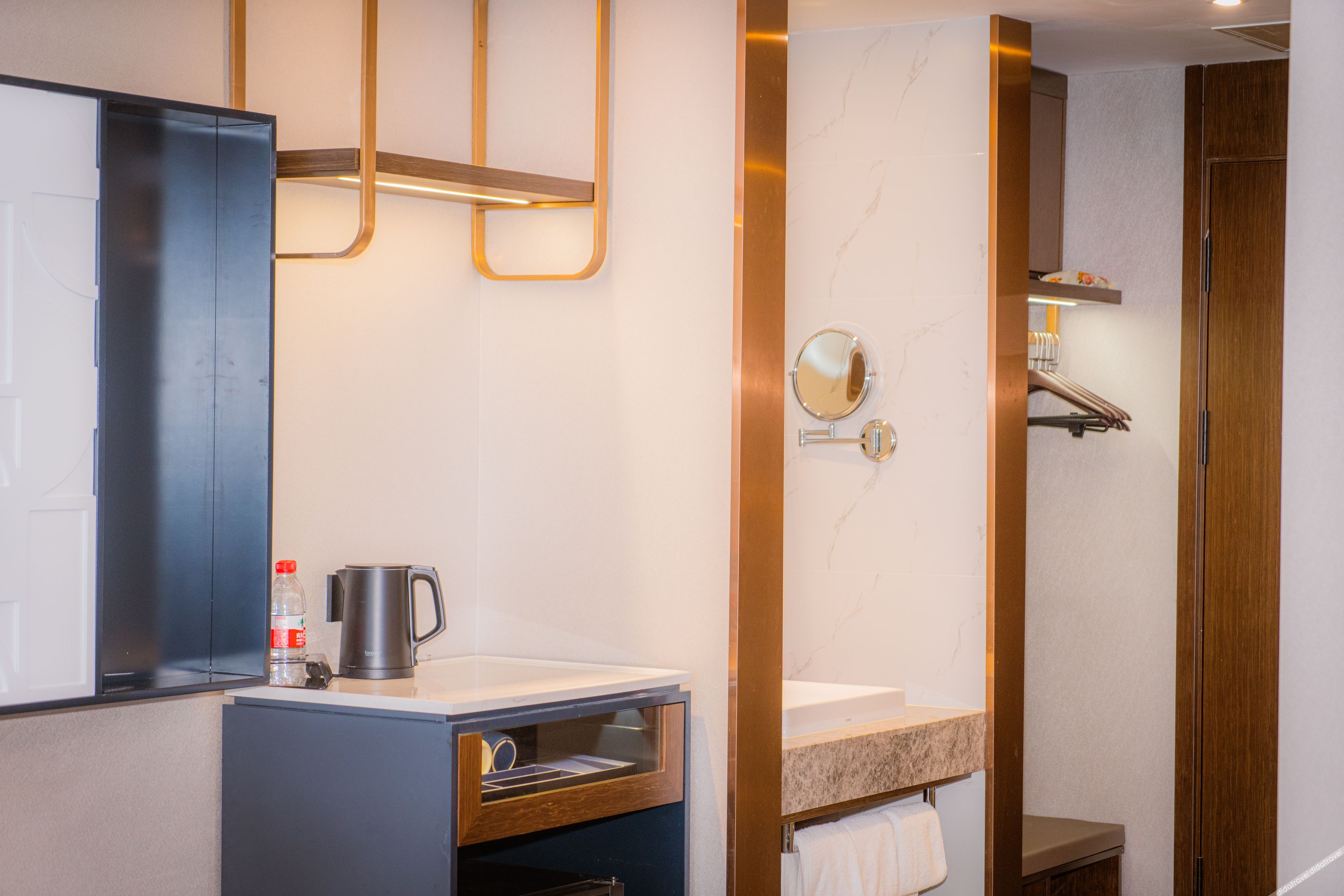 THUNDEROBOT Hotel (CBD Wanda) 2*