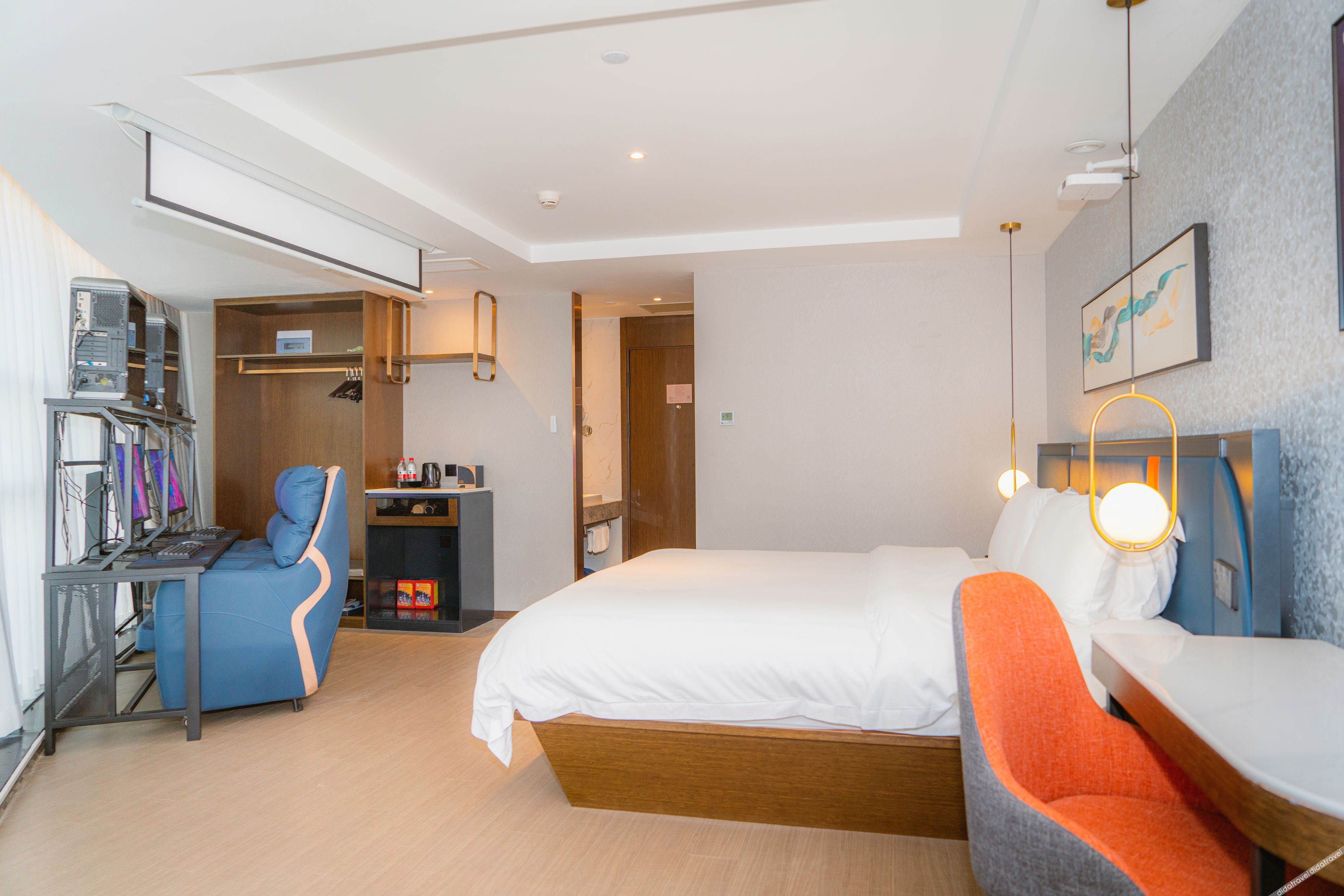 THUNDEROBOT Hotel (CBD Wanda) 2*