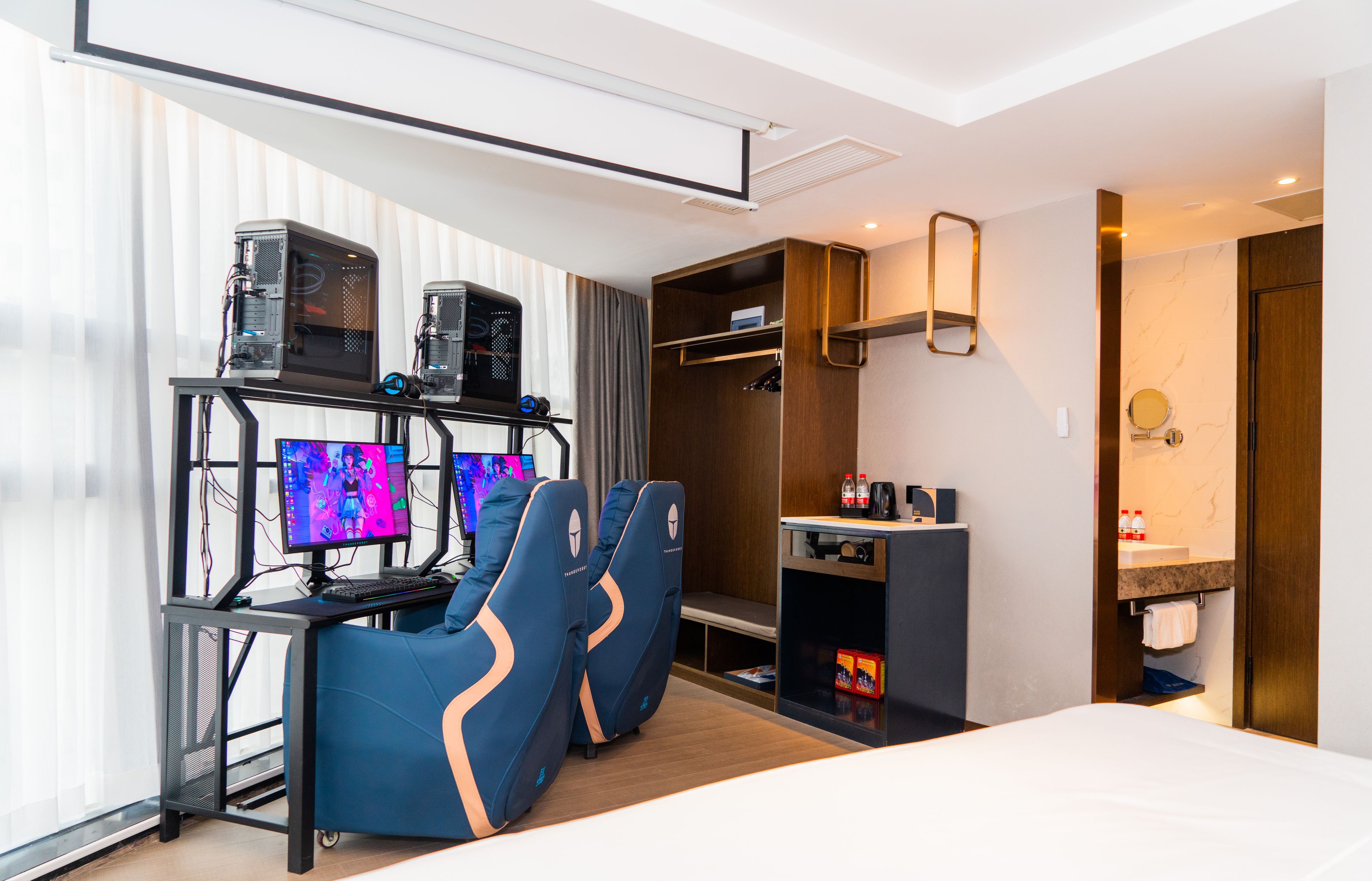 THUNDEROBOT Hotel (CBD Wanda) 2*
