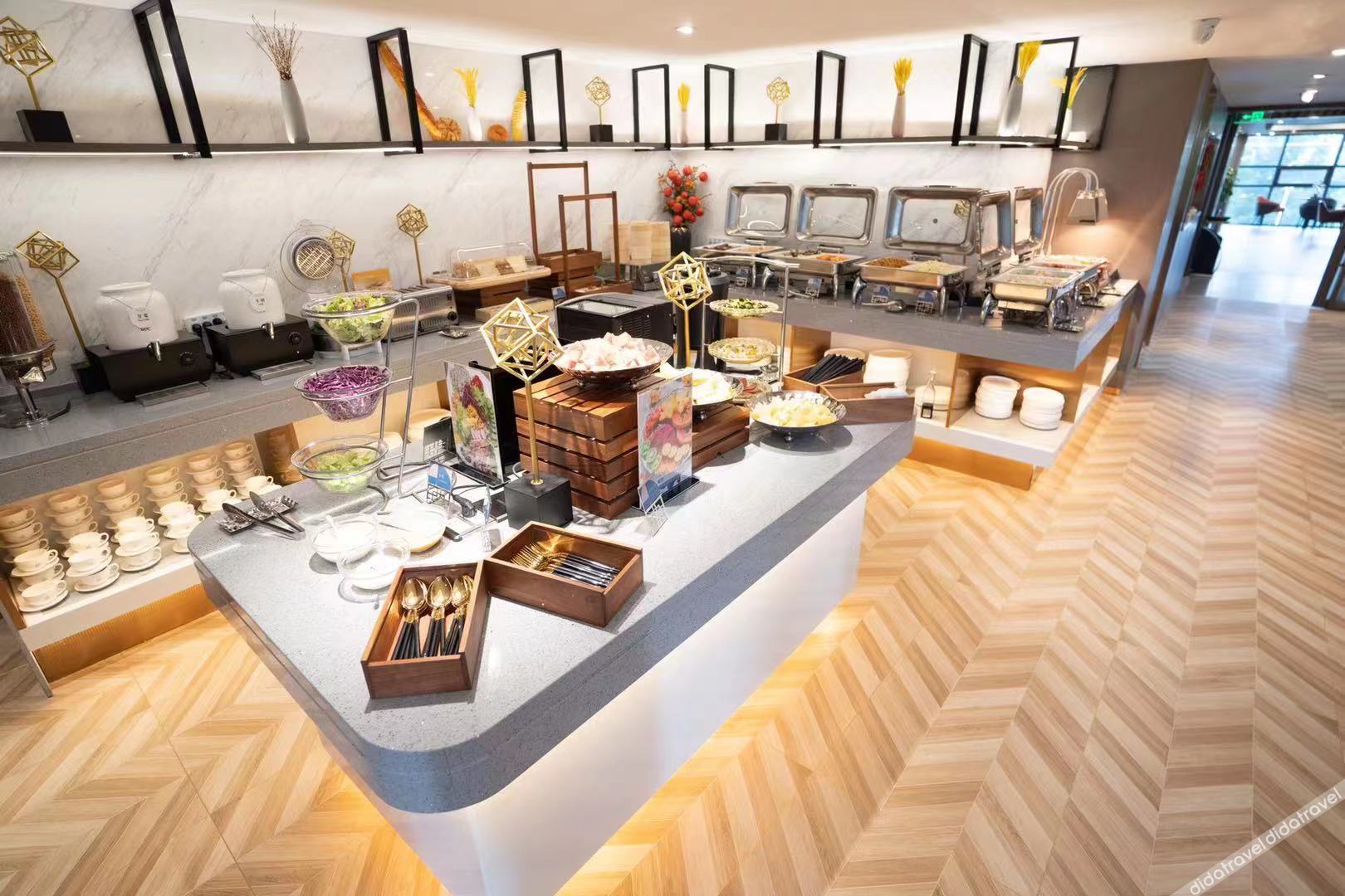 THUNDEROBOT Hotel (CBD Wanda) 2*