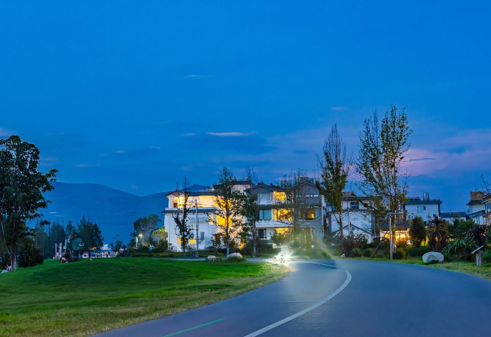 Floral Hotel·Dali coastal clear sea view Hotel 2*