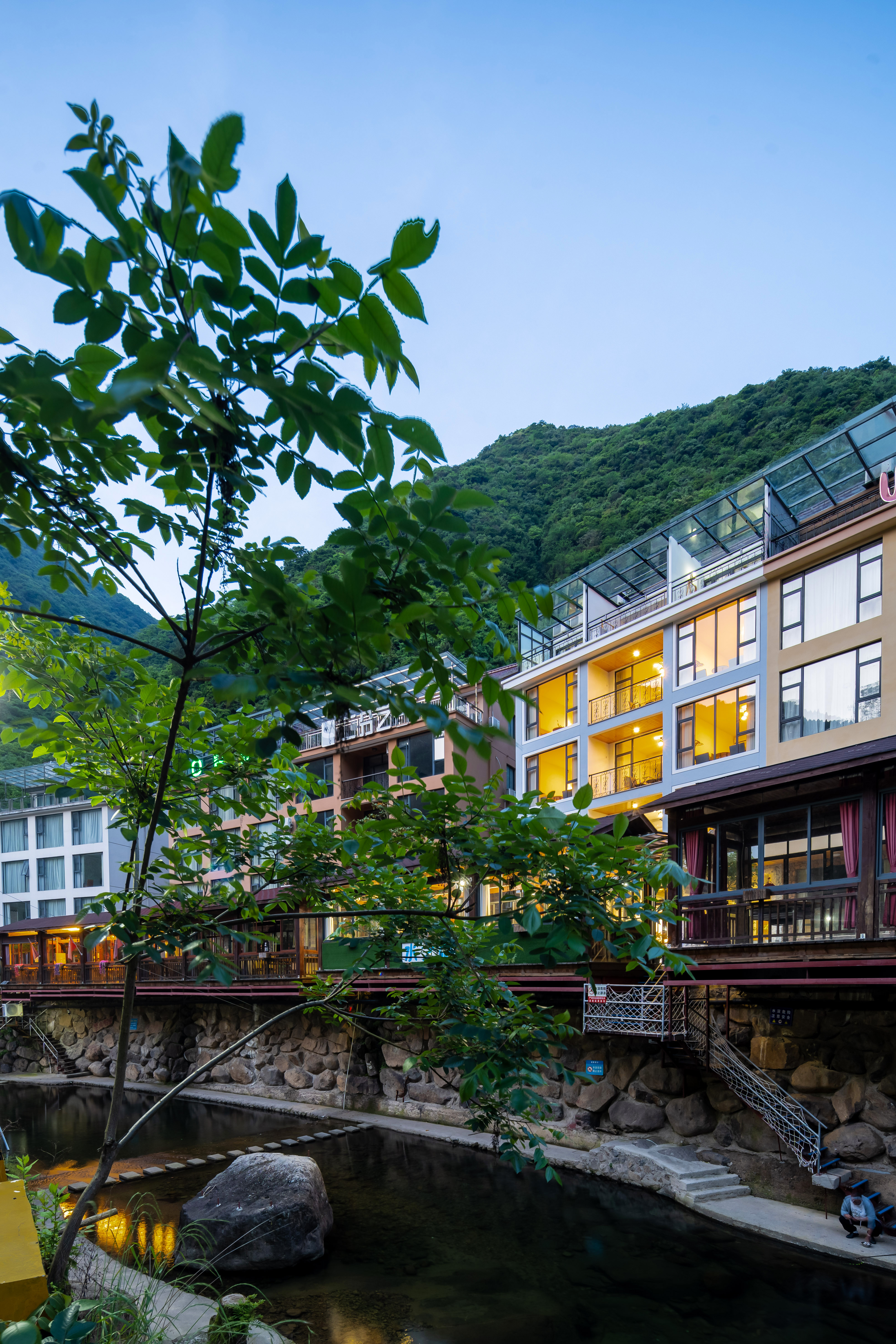 tongluyoujianshuizhilin 3*