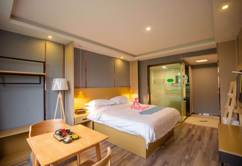 Yuehai Junyi Hotel  (Yongkang Lizhou North Road) 2*