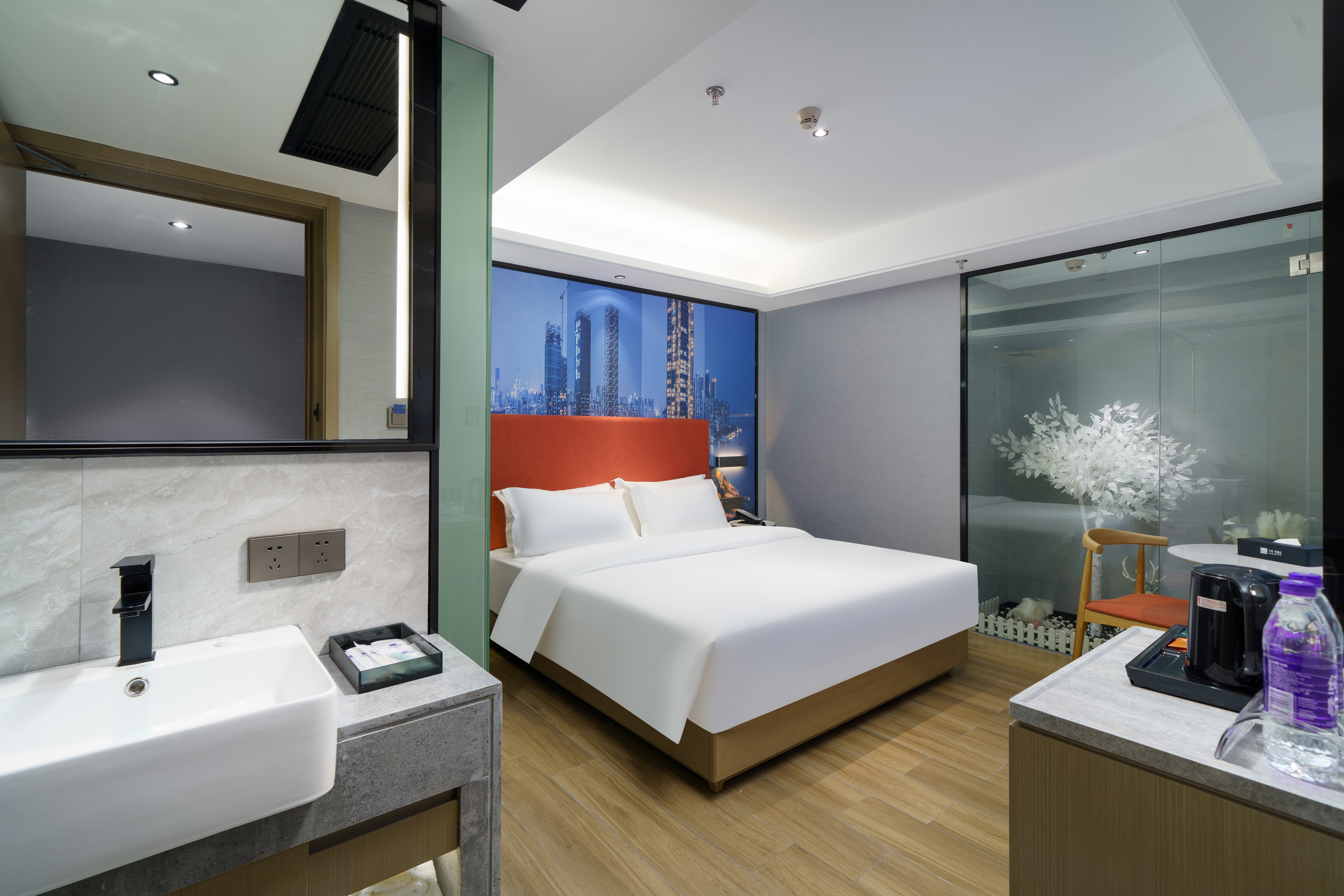 Green Carrier Hotel (Shenzhen Nanshan Coast Chengnan Oil Store) 2*