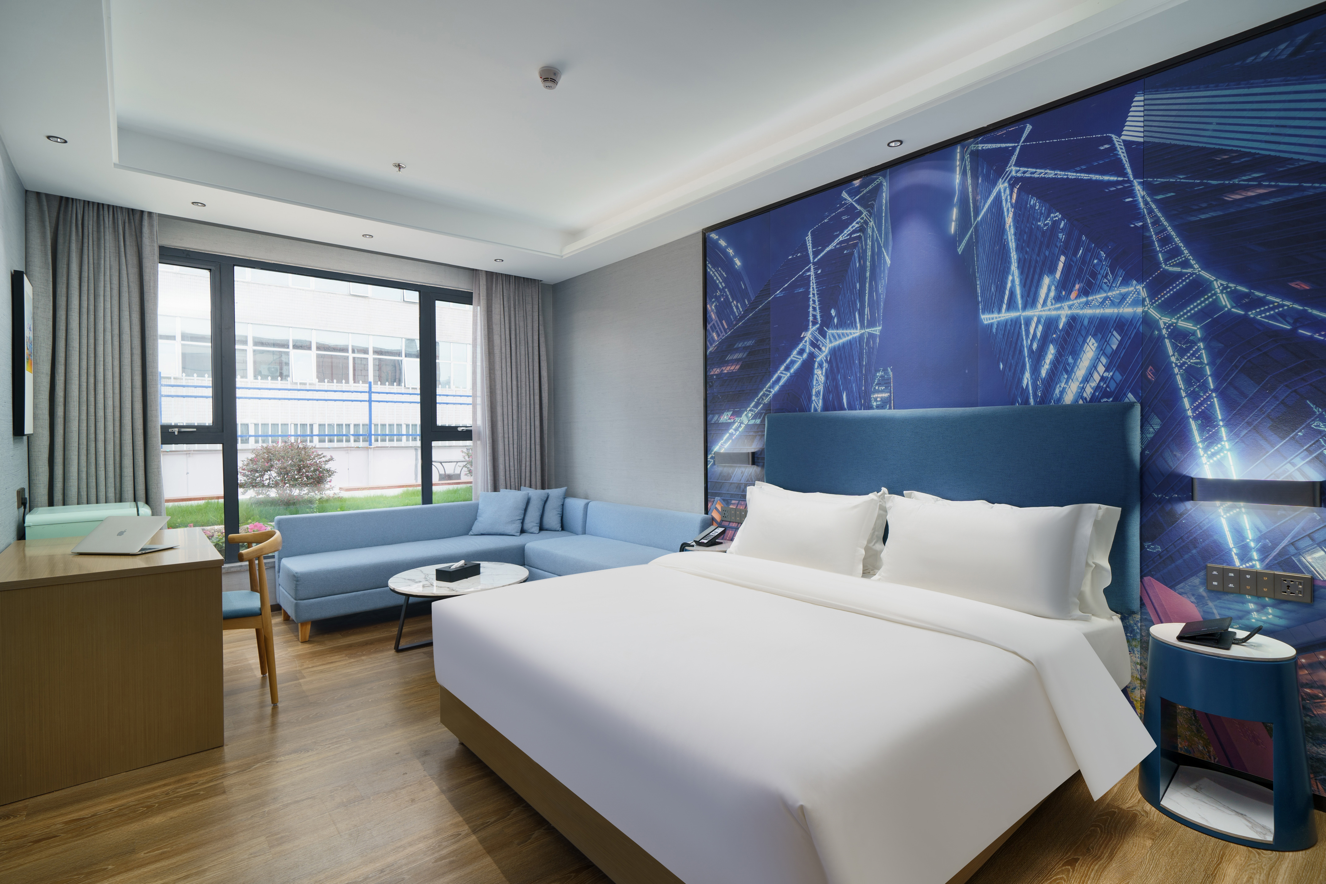 Green Carrier Hotel (Shenzhen Nanshan Coast Chengnan Oil Store) 2*