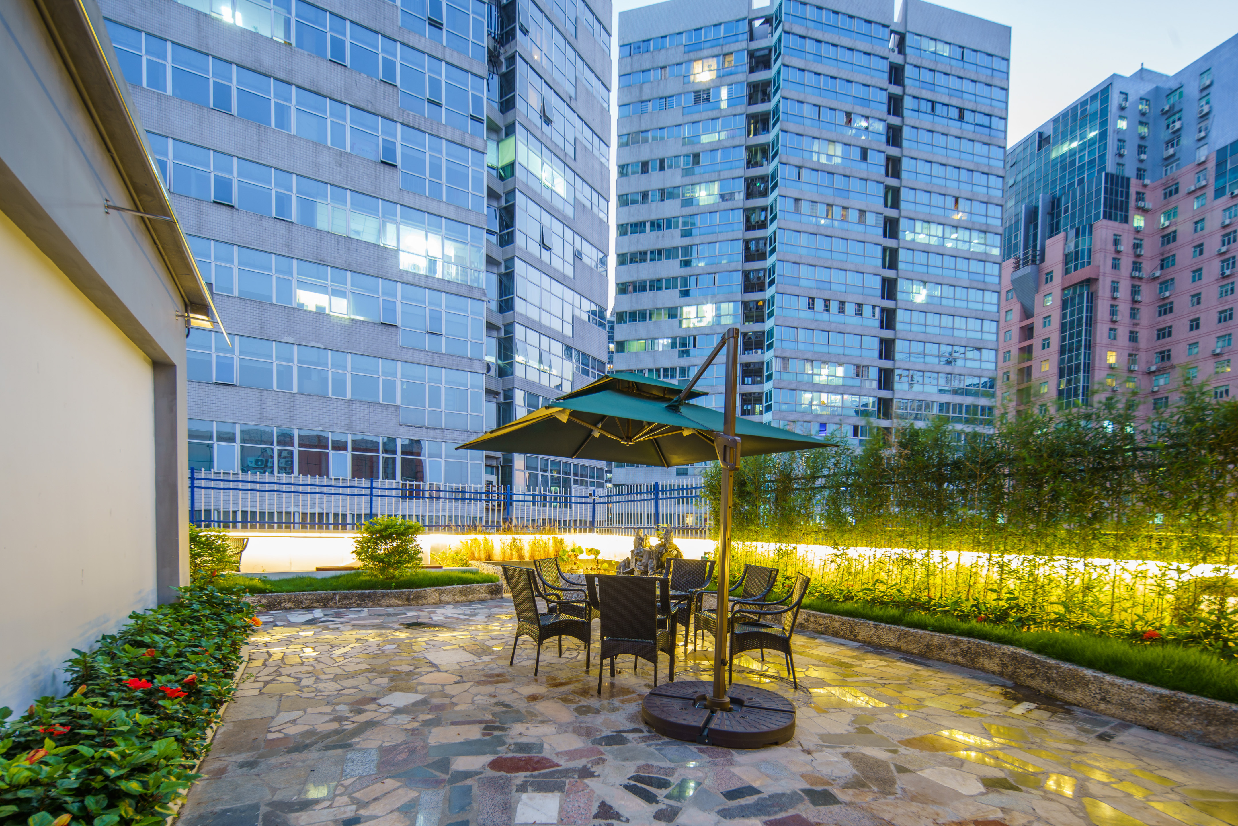 Green Carrier Hotel (Shenzhen Nanshan Coast Chengnan Oil Store) 2*