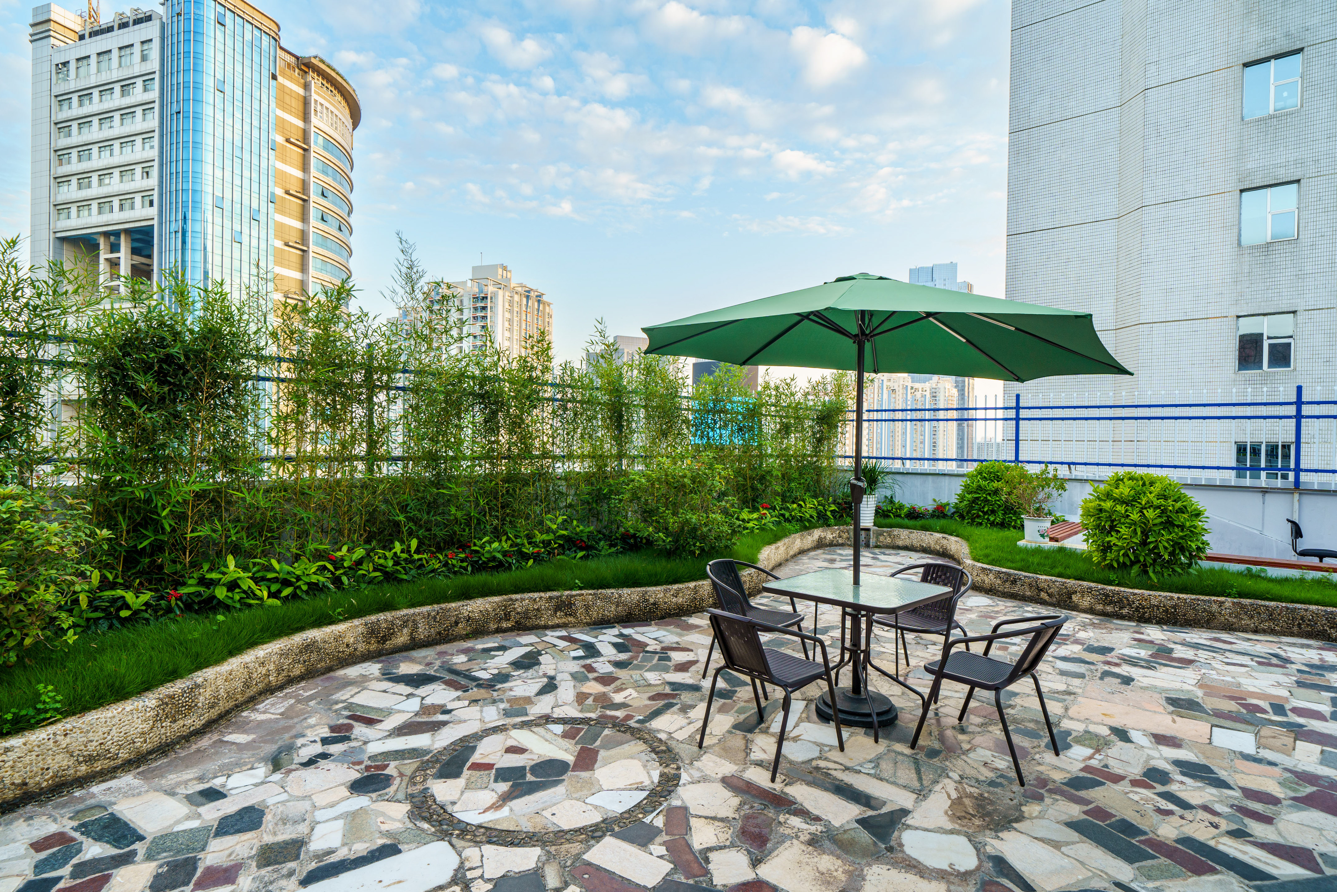 Green Carrier Hotel (Shenzhen Nanshan Coast Chengnan Oil Store) 2*