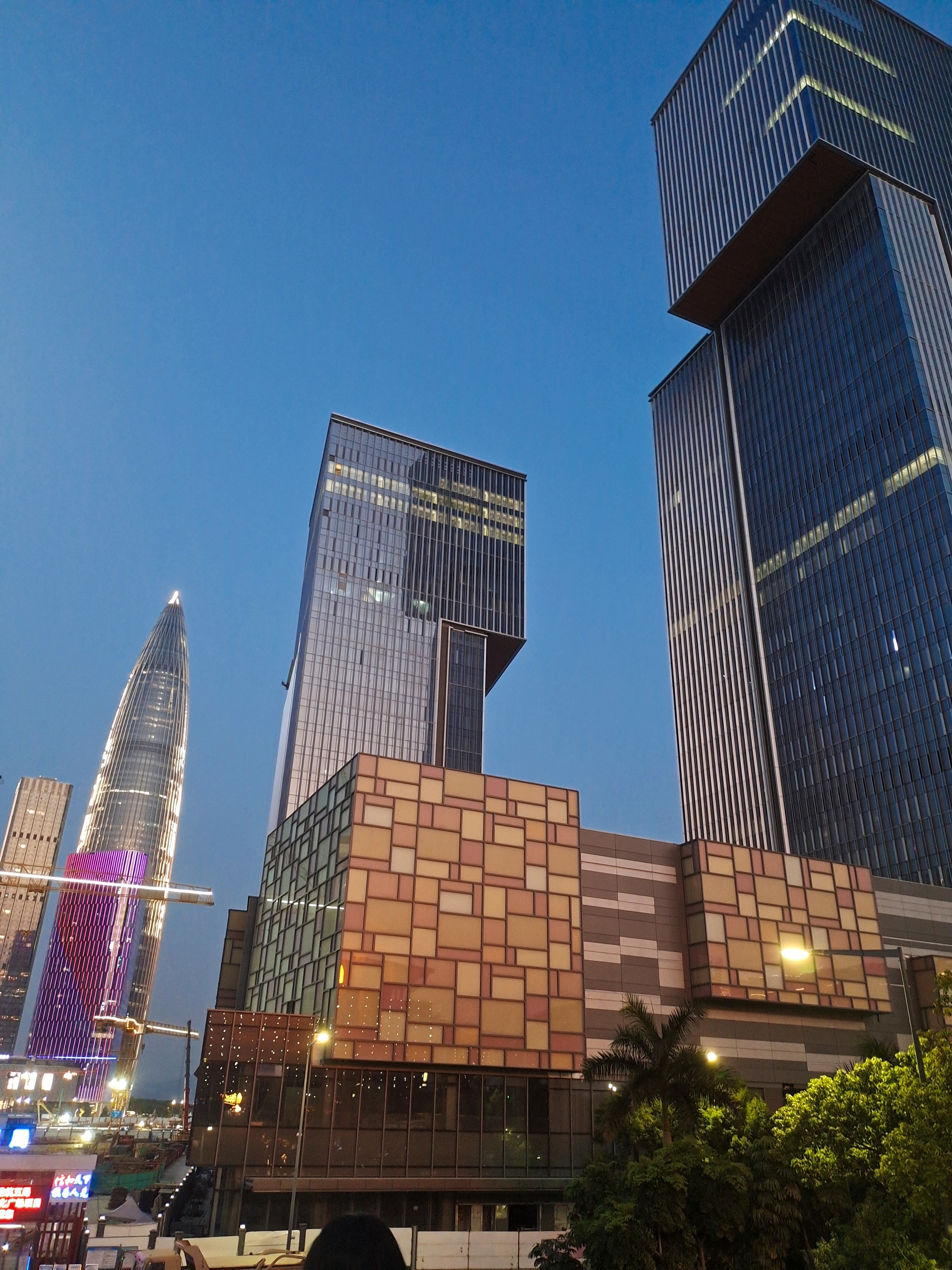 Green Carrier Hotel (Shenzhen Nanshan Coast Chengnan Oil Store) 2*