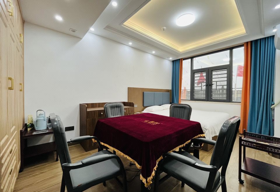 Pengyue Yaju Homestay (Wuhan New Century Industrial Park) 1*