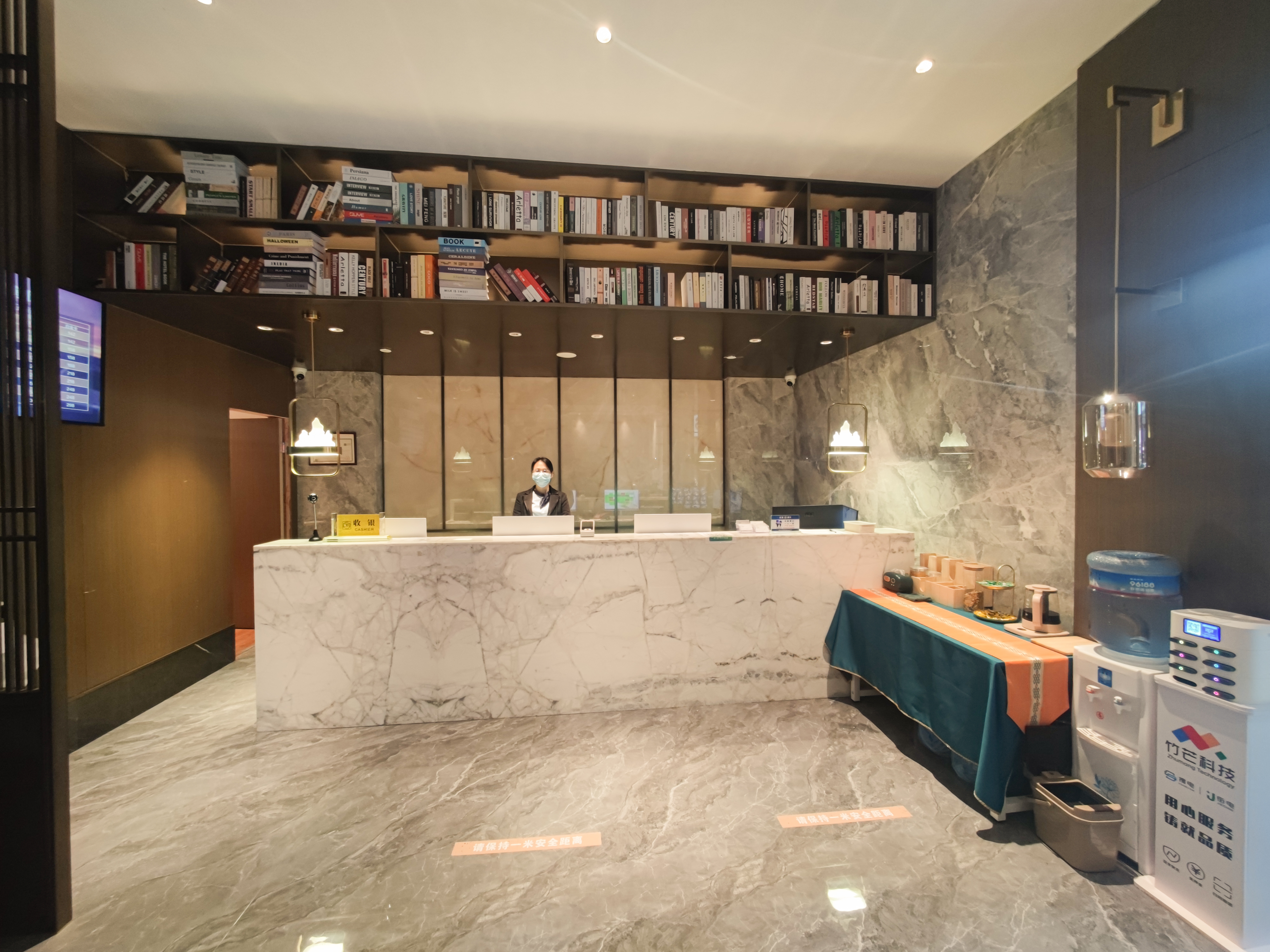 Fengkai Riverside Hotel 2*