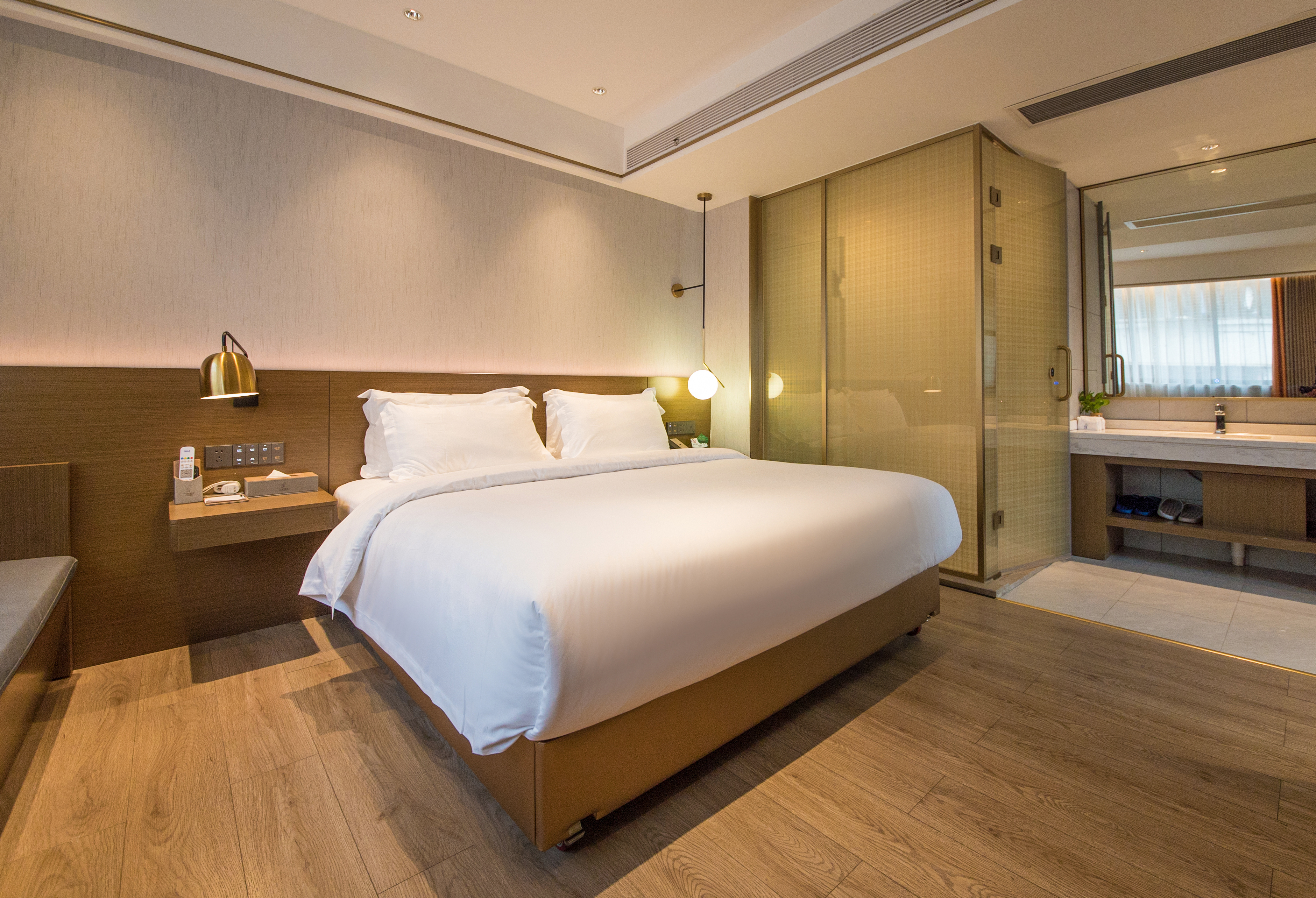 Fengkai Riverside Hotel 2*