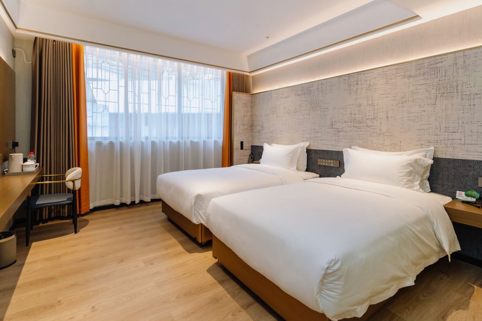 Fengkai Riverside Hotel 2*