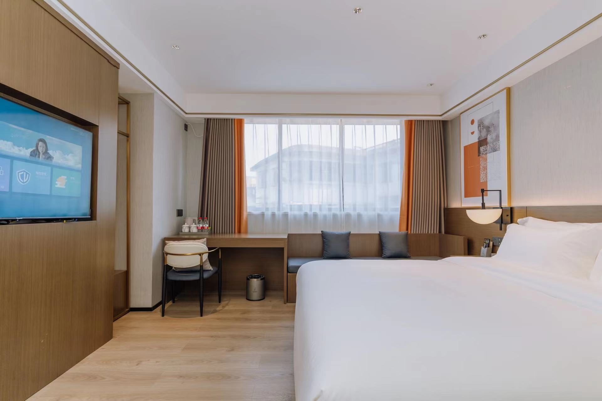 Fengkai Riverside Hotel 2*