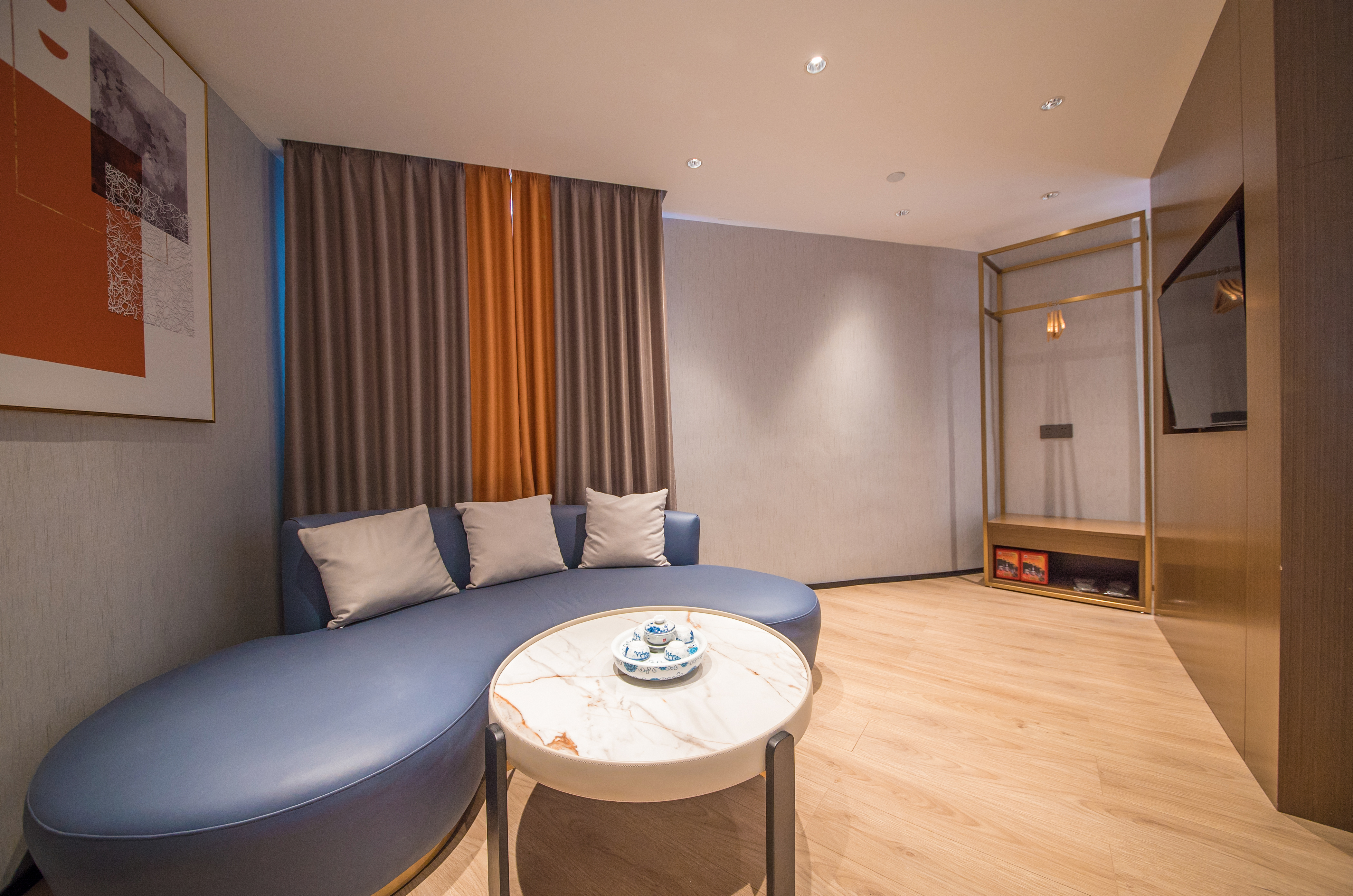 Fengkai Riverside Hotel 2*