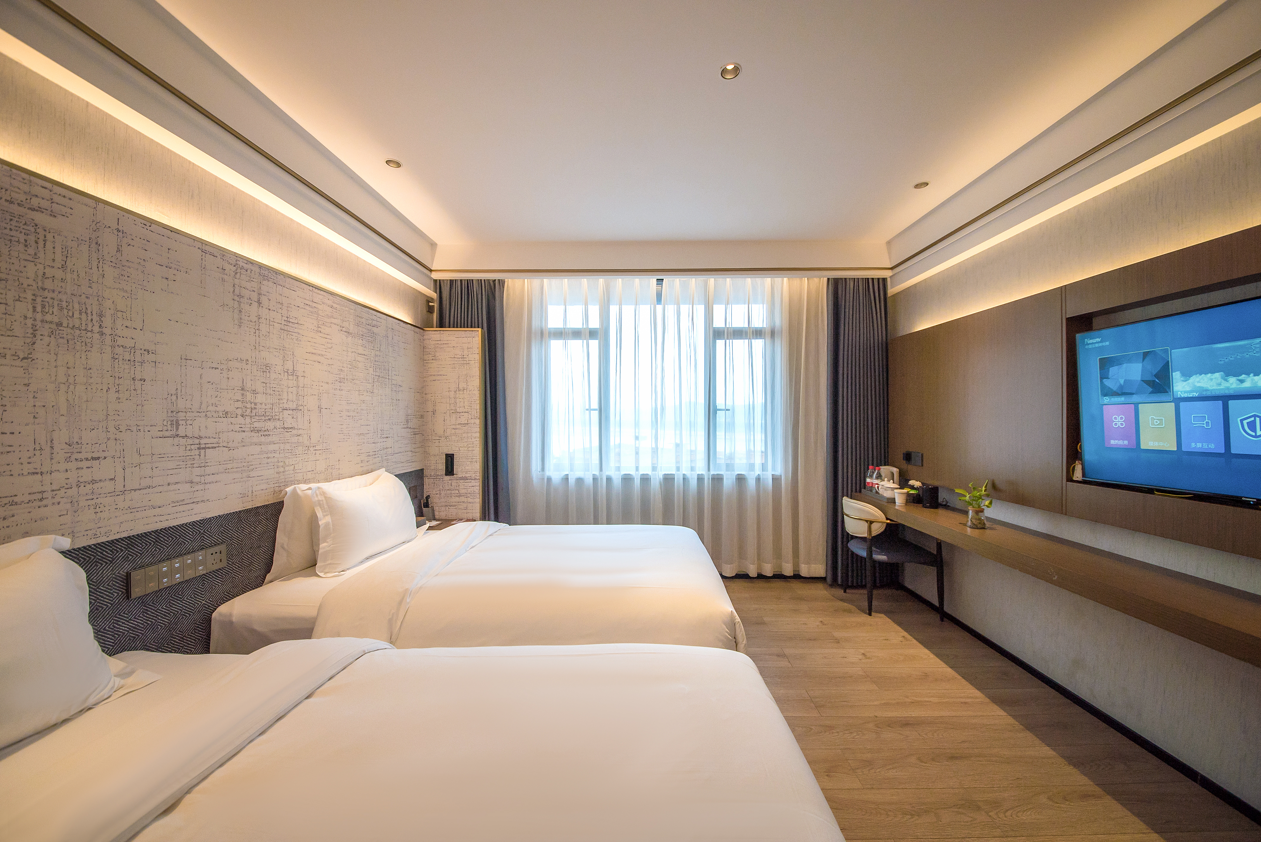 Fengkai Riverside Hotel 2*