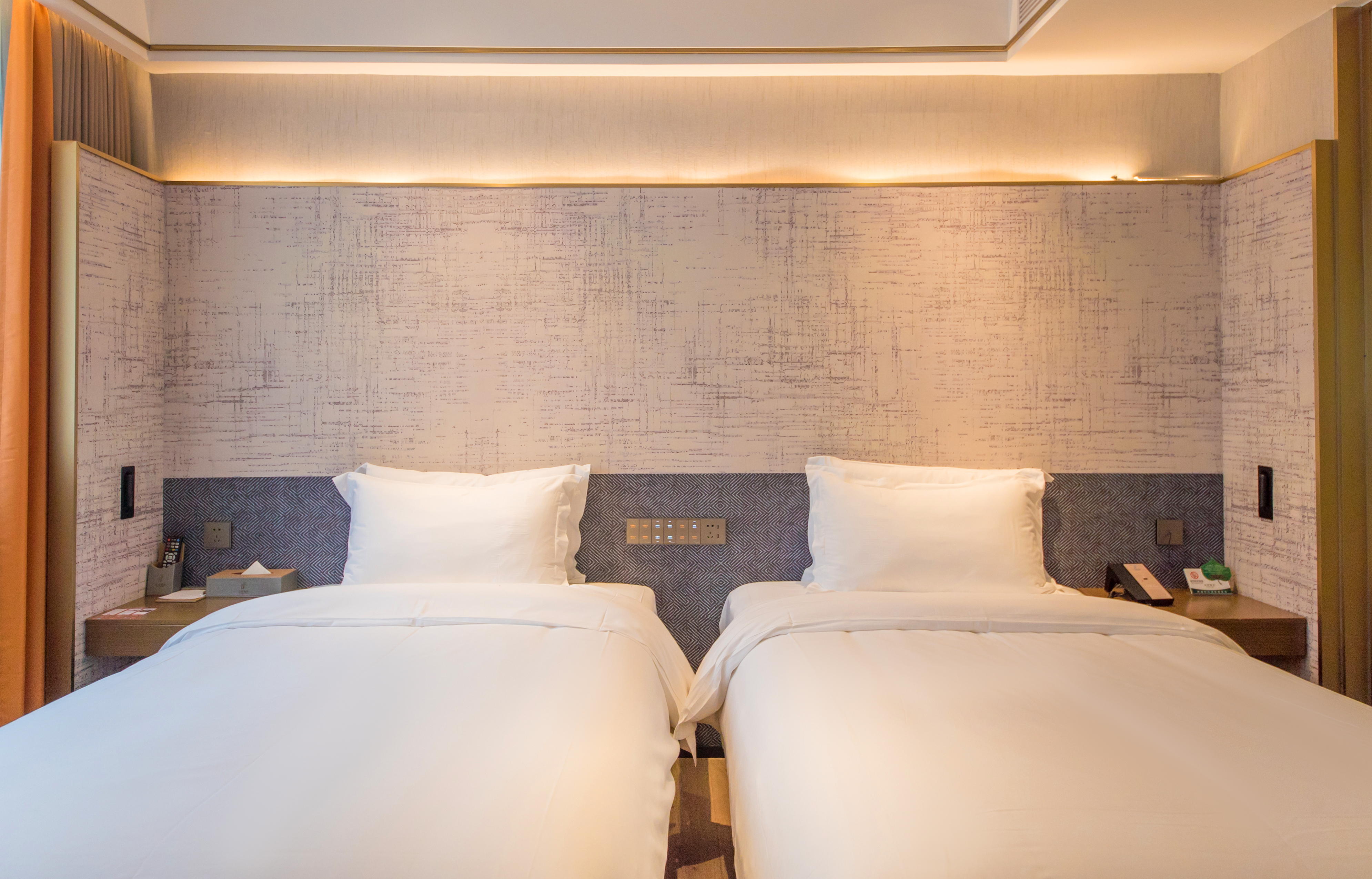 Fengkai Riverside Hotel 2*