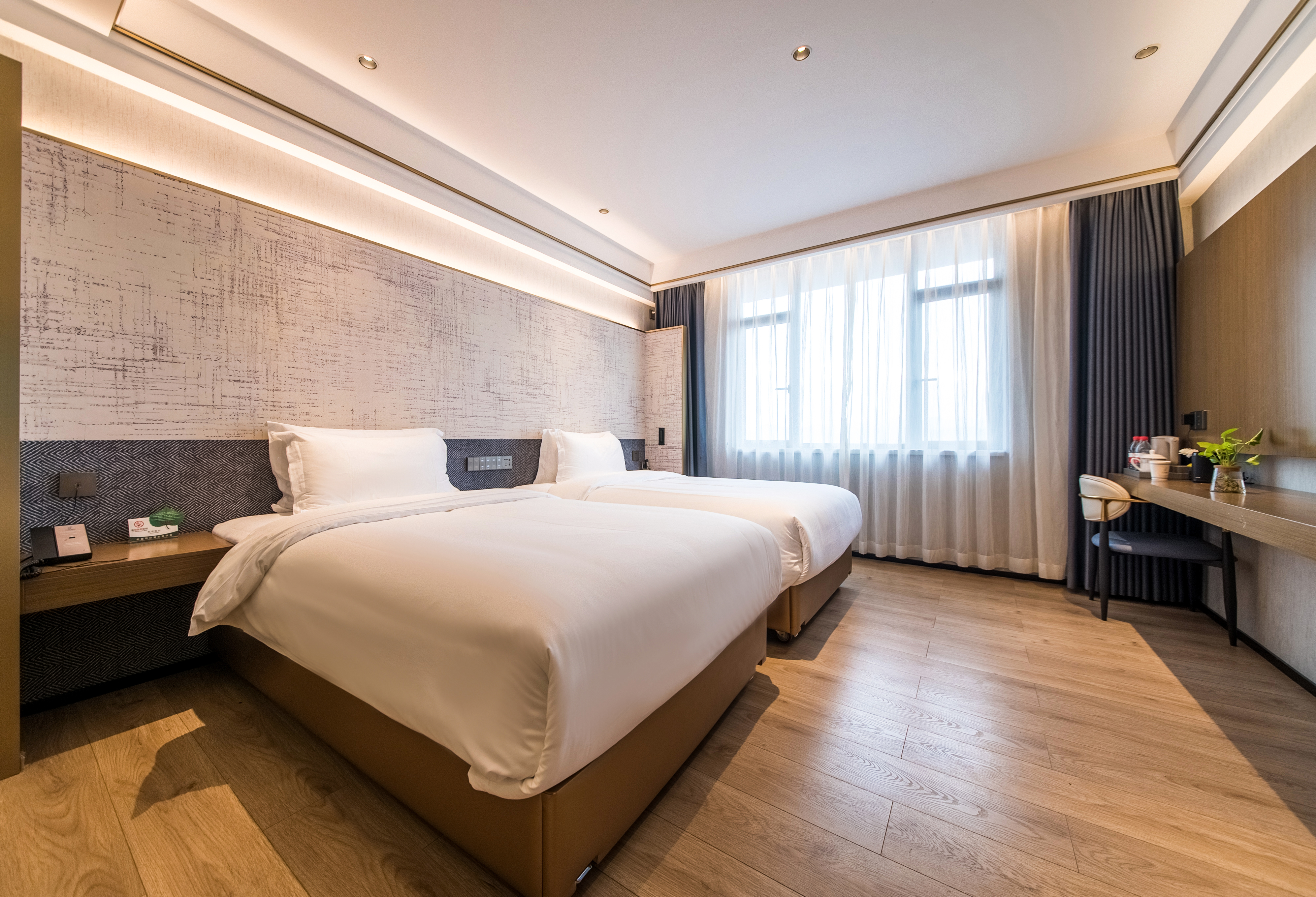Fengkai Riverside Hotel 2*
