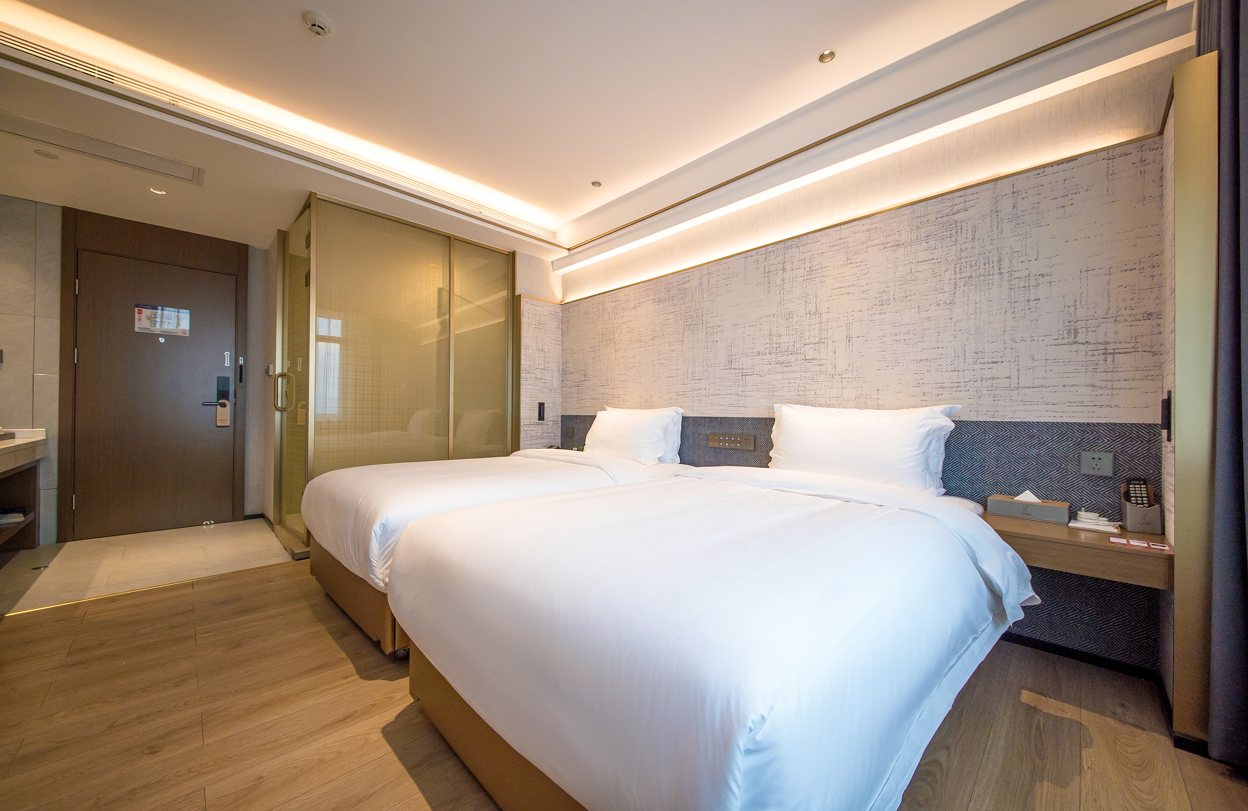 Fengkai Riverside Hotel 2*