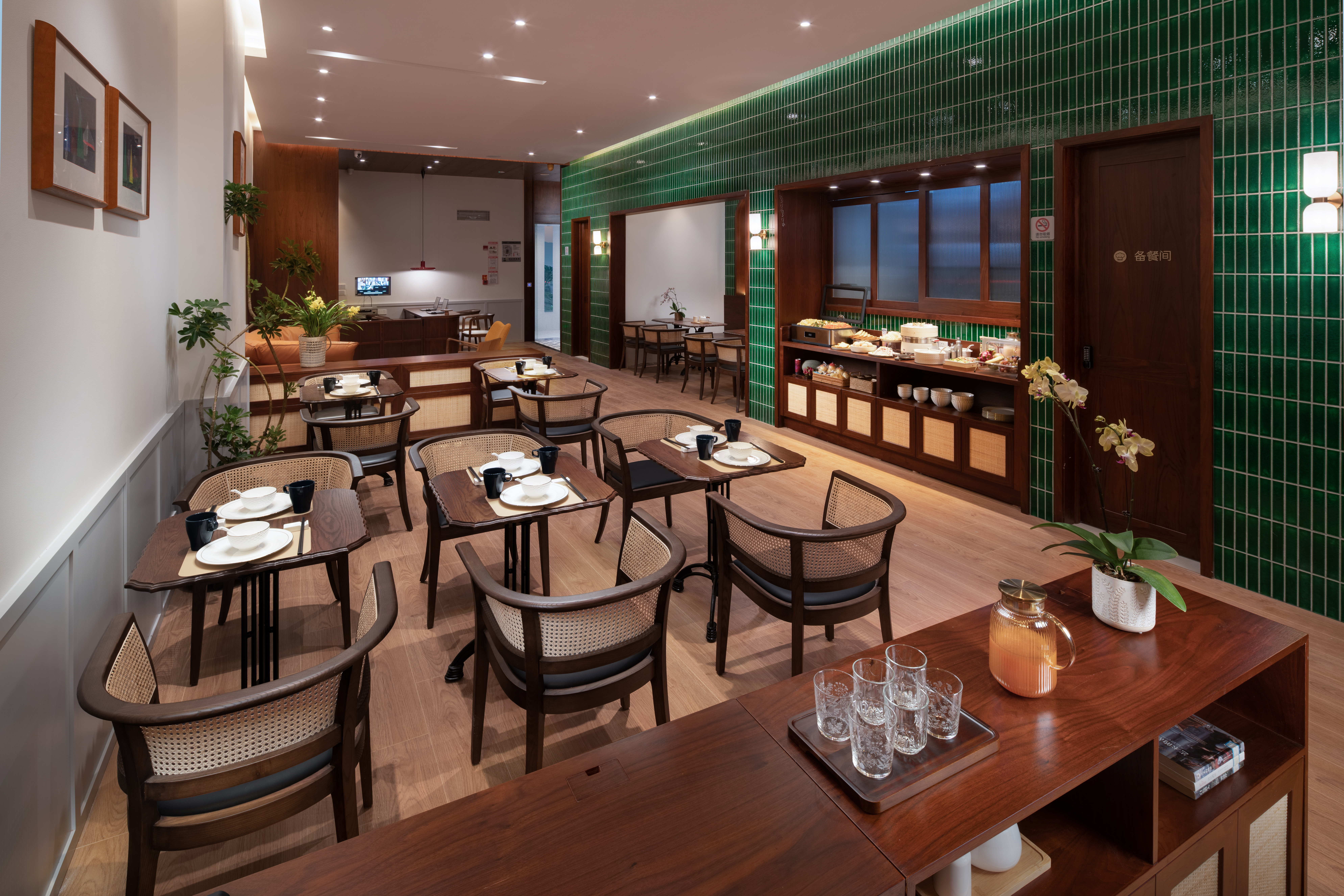 Wuyu Hotel (Happy Valley & Longfor Paradise Walk Lijia ) 3*