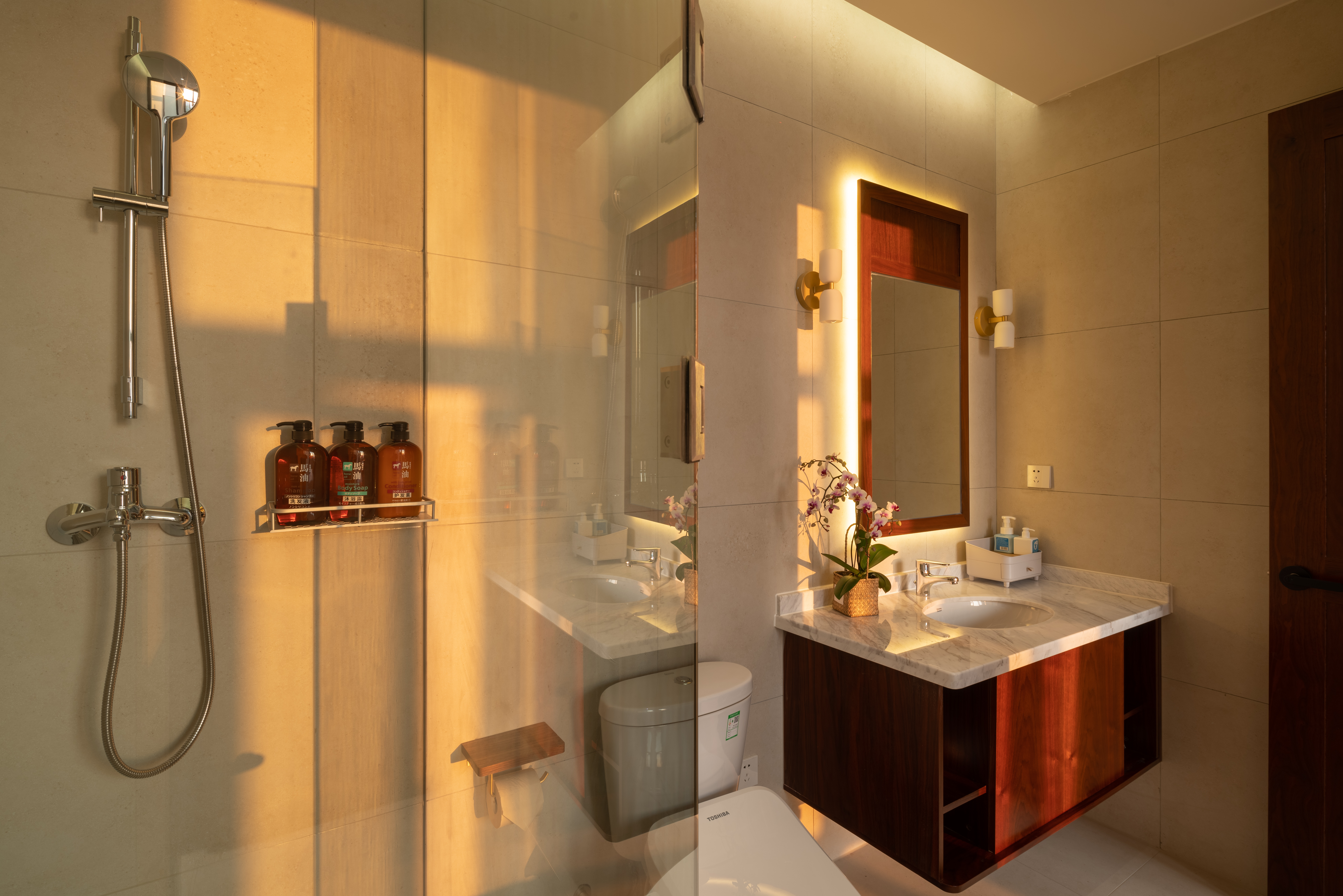 Wuyu Hotel (Happy Valley & Longfor Paradise Walk Lijia ) 3*