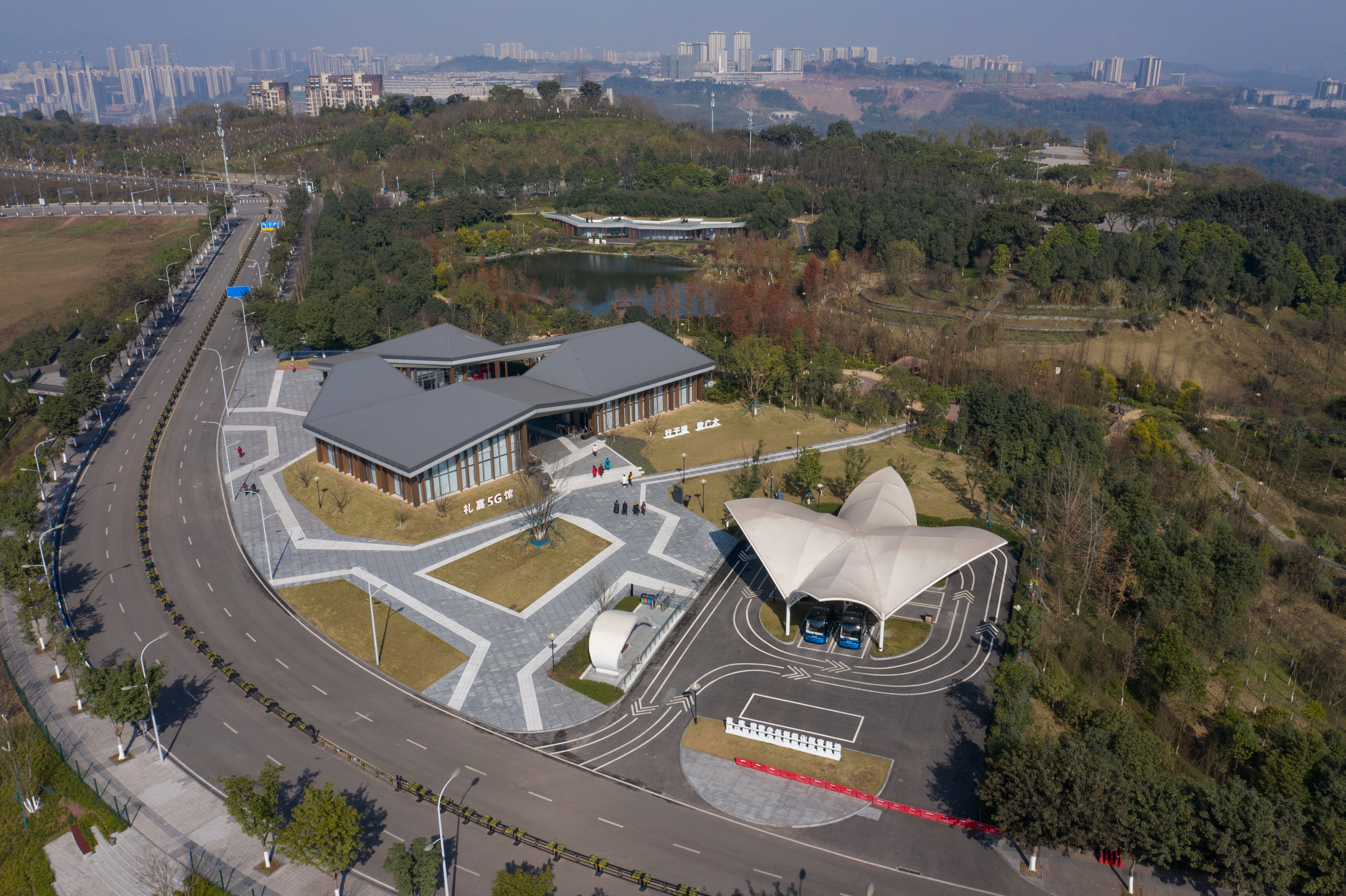 Wuyu Hotel (Happy Valley & Longfor Paradise Walk Lijia ) 3*