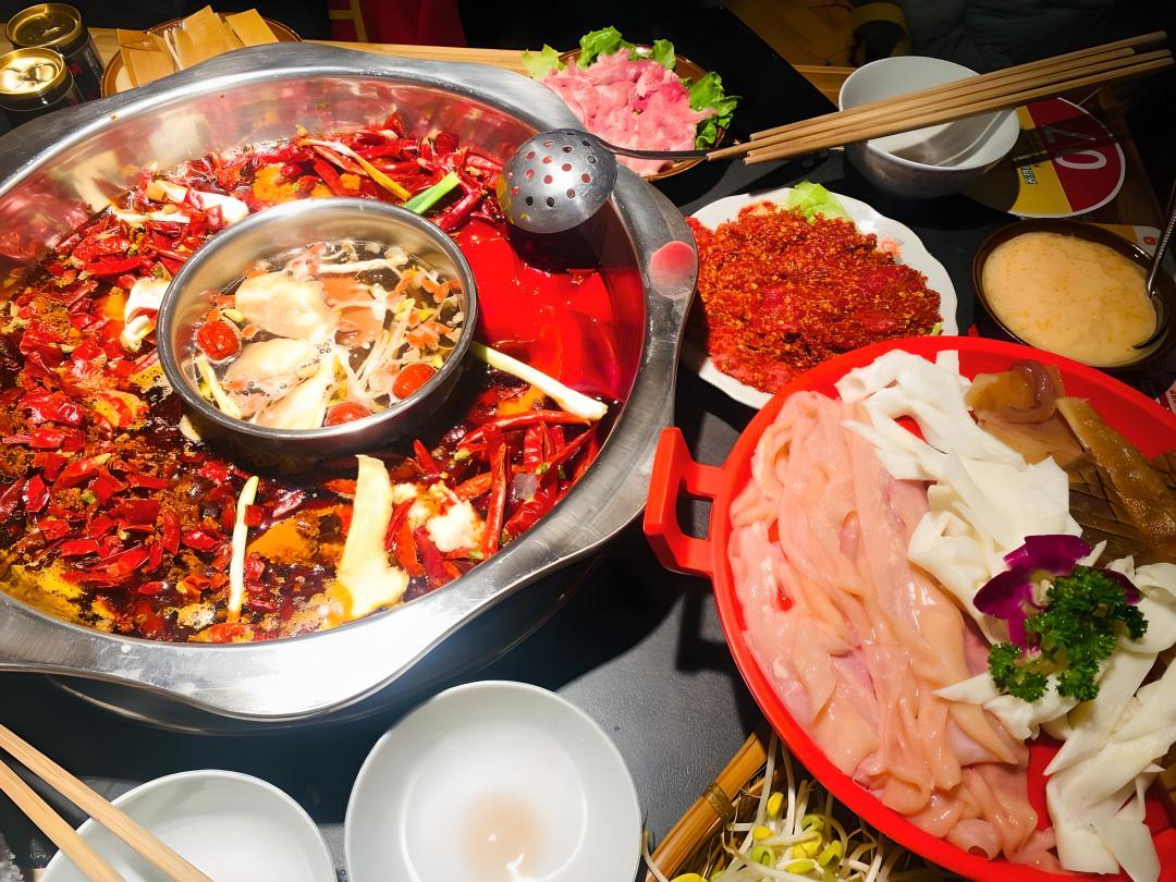 Wuyu Hotel (Happy Valley & Longfor Paradise Walk Lijia ) 3*